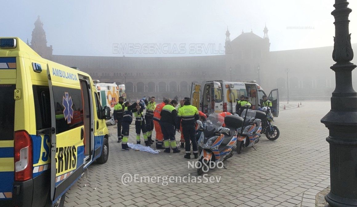 Imagen de la intervención en el EDP Medio Maratón de Sevilla | Emergencias Sevilla