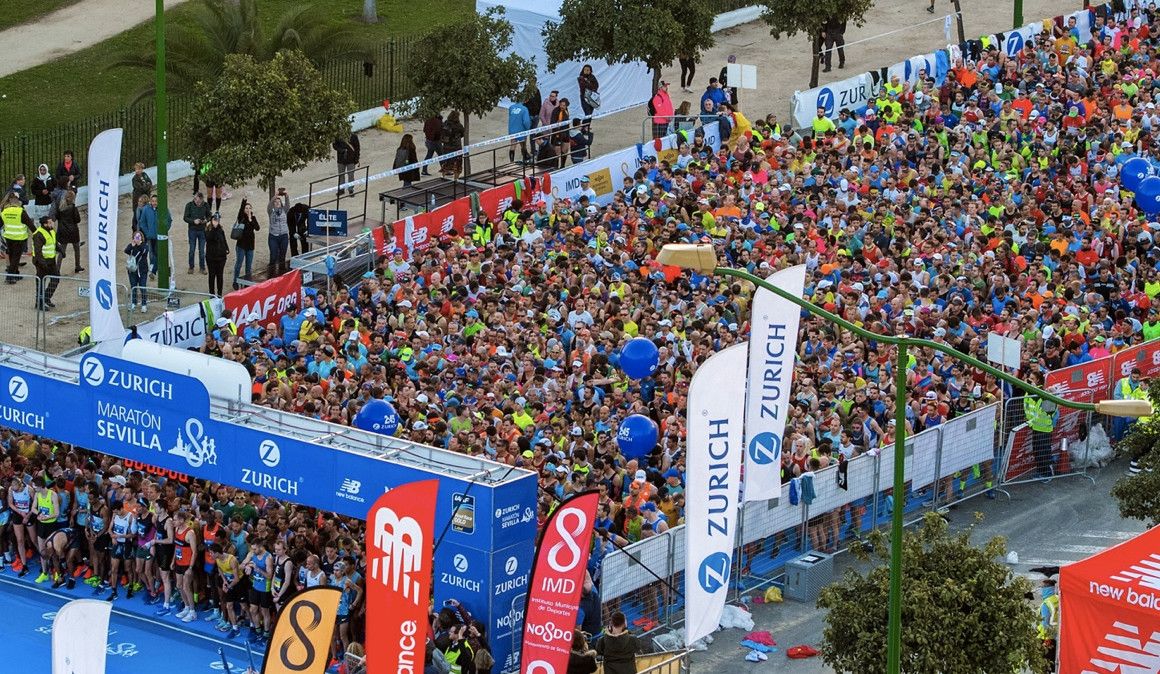 Una imagen de la salida del Zurich Maratón de Sevilla 2019 | soycorredor.es