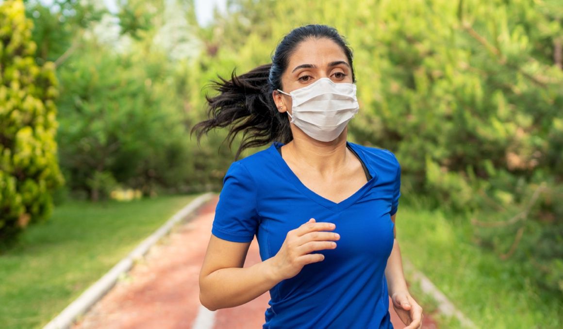 Andalucía obligará la mascarilla a deportistas en zonas con "gran afluencia"