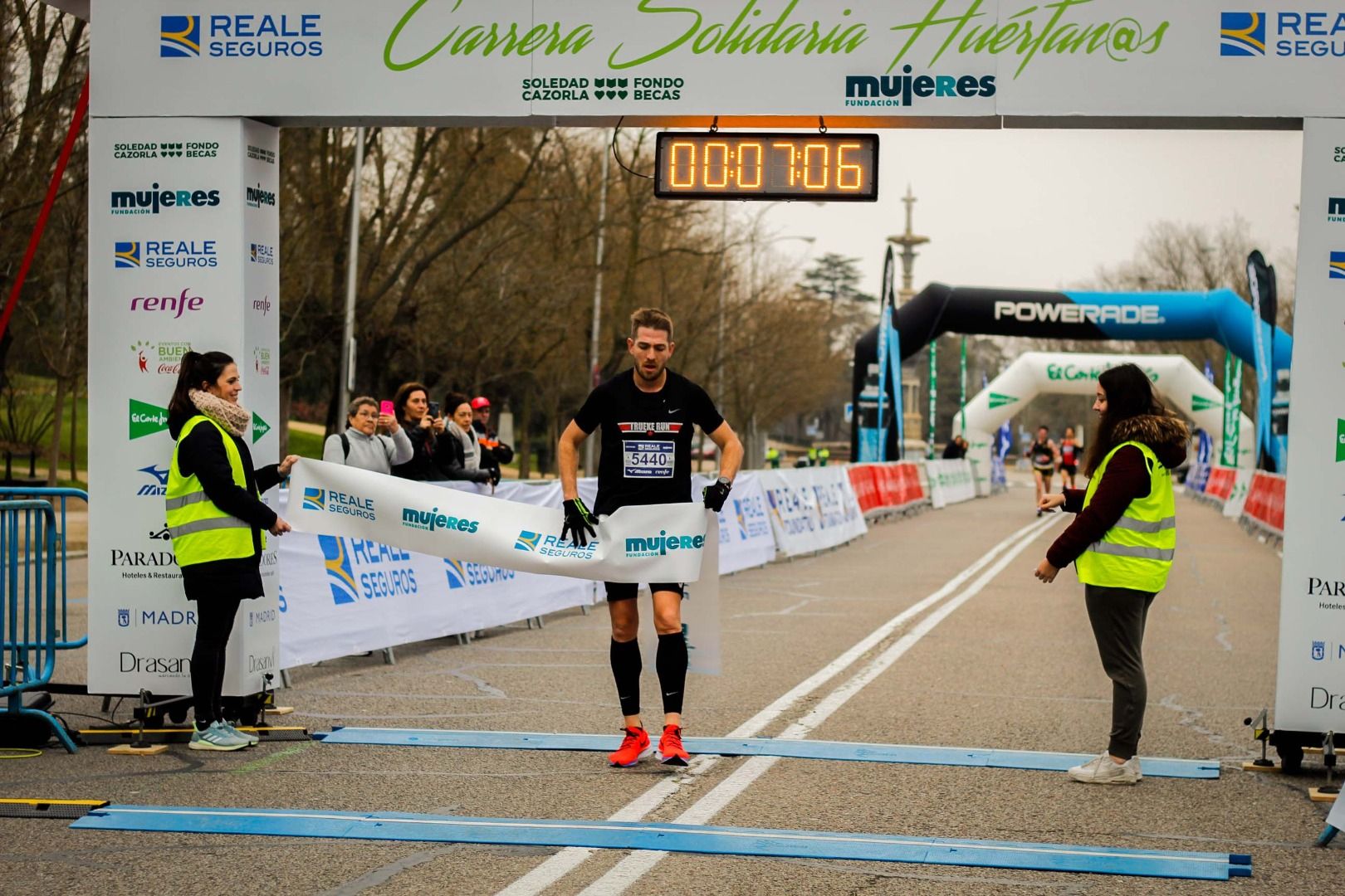 Fotos Carrera por los Huérfanos de la Violencia de Género (LLEGADA 5K GALERÍA 1)