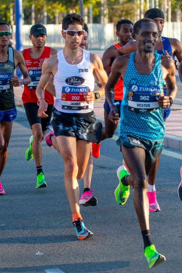 La mejores fotos de Javi Guerra en el Zurich Maratón de Sevilla