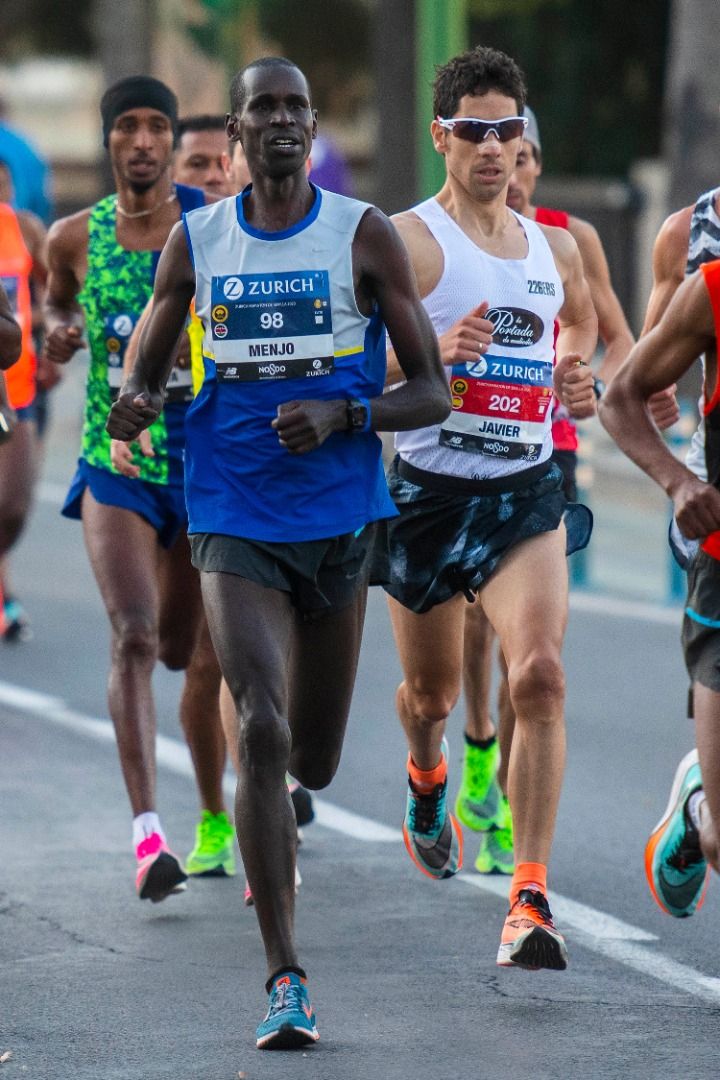 La mejores fotos de Javi Guerra en el Zurich Maratón de Sevilla