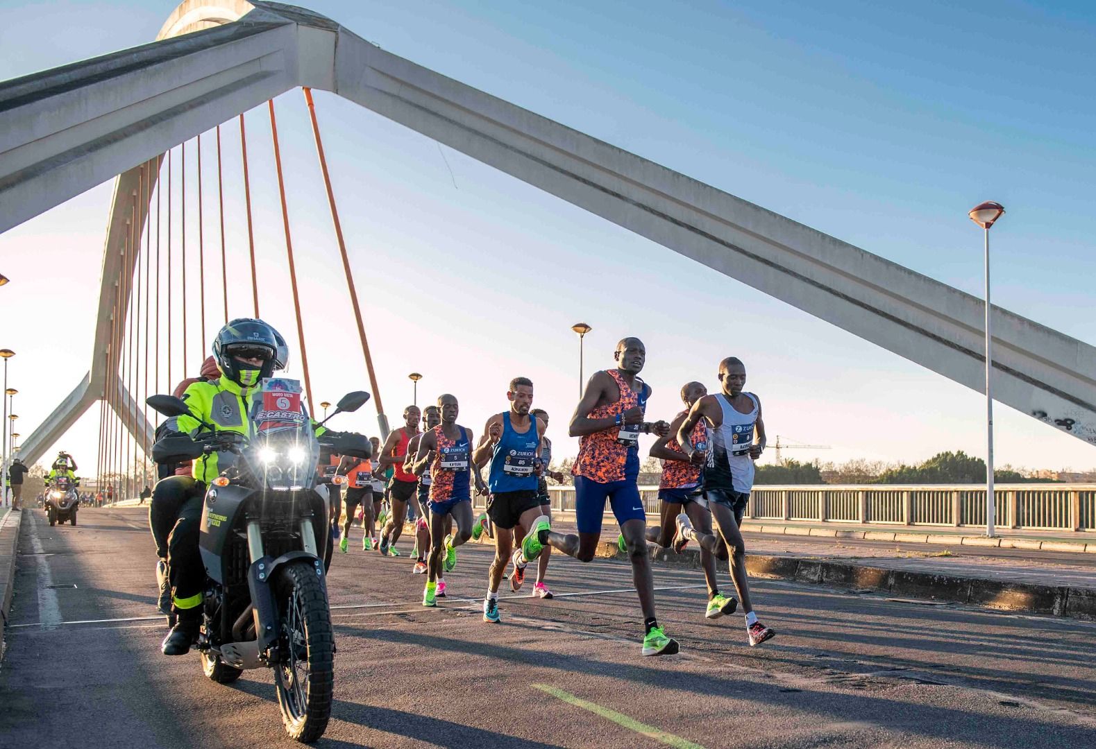 Las mejores fotos del Zurich Maratón de Sevilla (GALERÍA 1)
