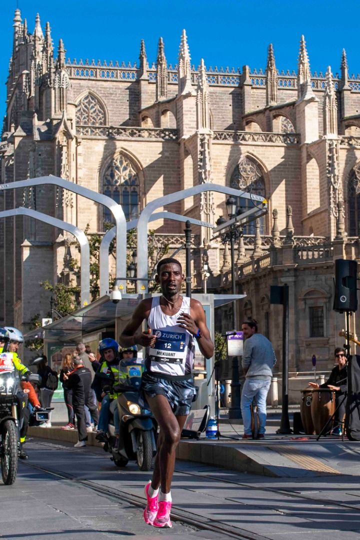 Las mejores fotos del Zurich Maratón de Sevilla (GALERÍA 1)