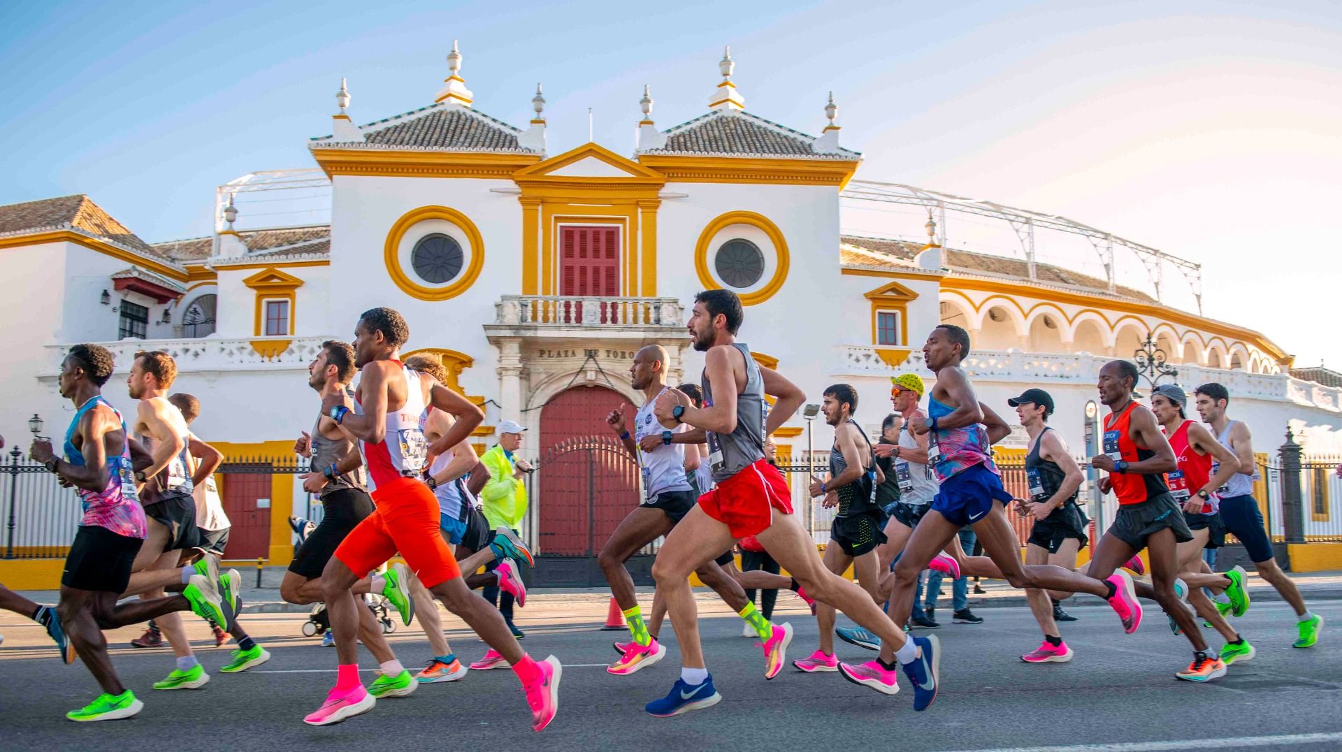 Las mejores fotos del Zurich Maratón de Sevilla (GALERÍA 1)