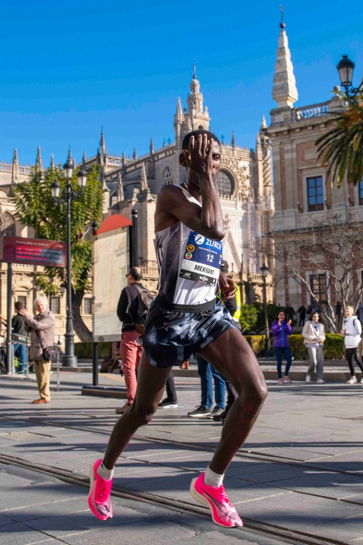 Las mejores fotos del Zurich Maratón de Sevilla (GALERÍA 1)