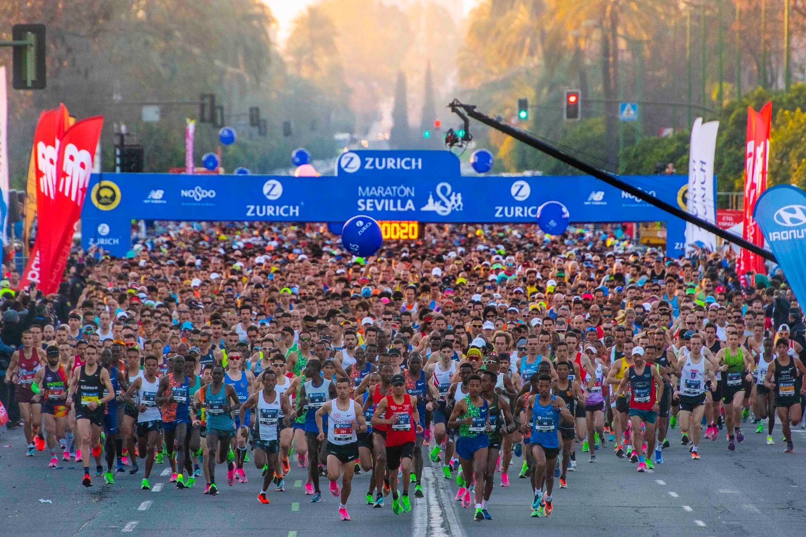Una imagen del último Maratón de Sevilla, celebrado en febrero de 2020. Foto: Juanjo Úbeda.