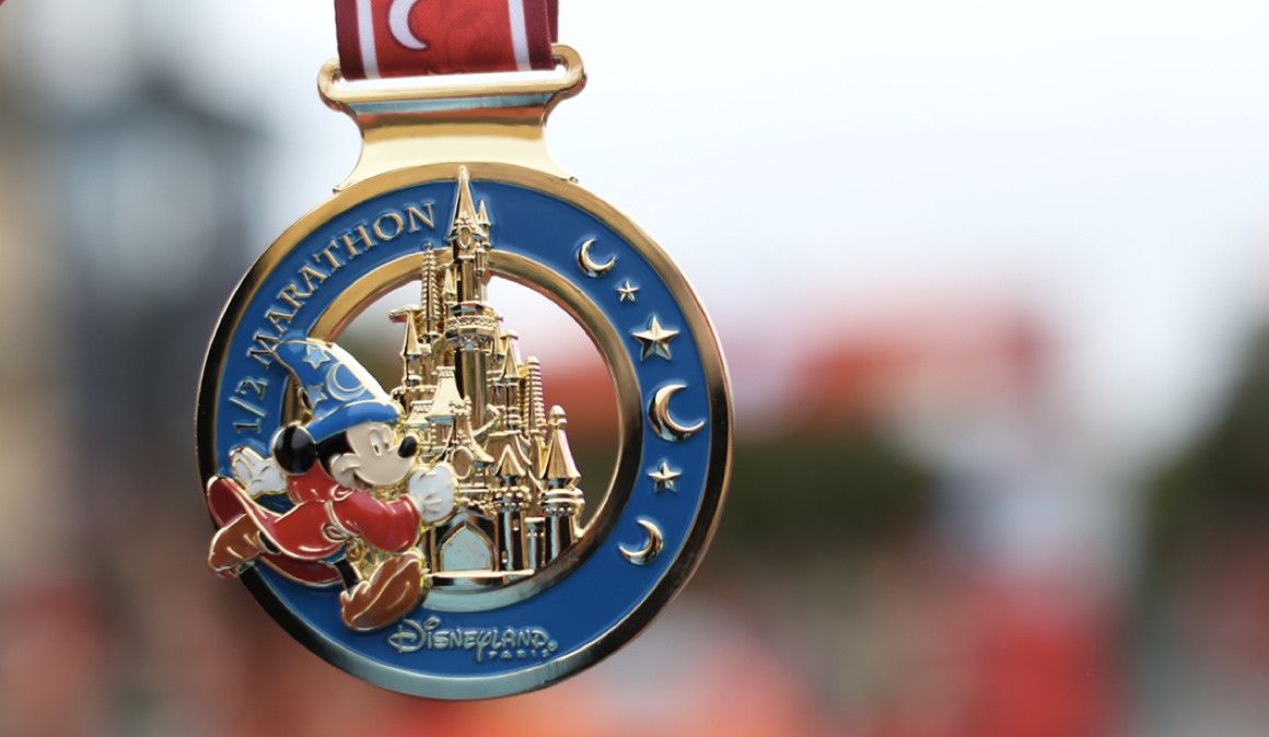 Una medalla del Medio Maratón de Disneyland París | soycorredor.es