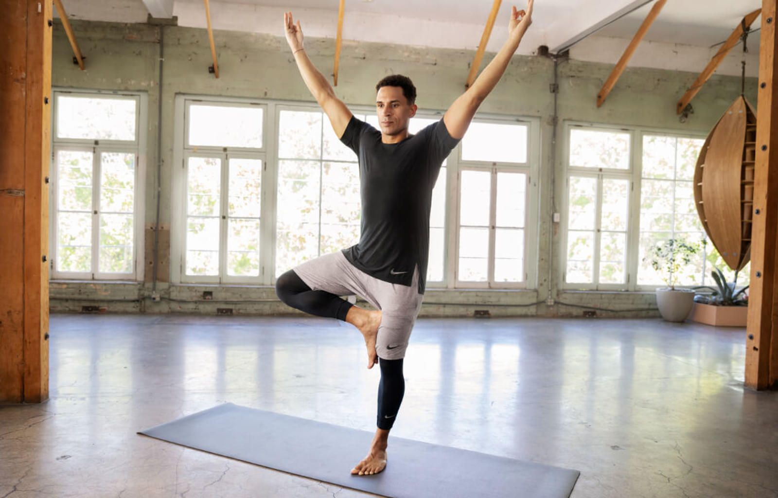Nike Activities Health Yoga 01 native 1600