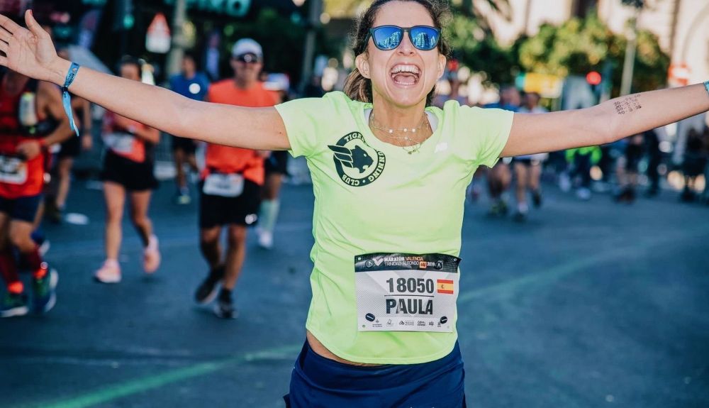 Paula corriendo el maratón de Valencia