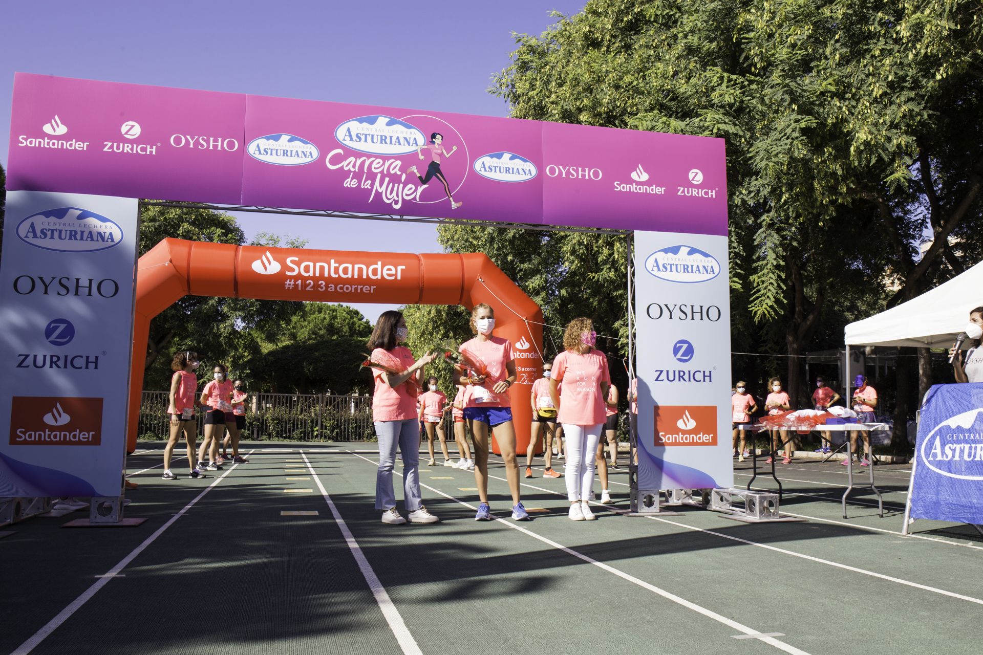 Las mejores fotos de la Carrera de la Mujer Virtual de Valencia 2020 (HOMENAJES)