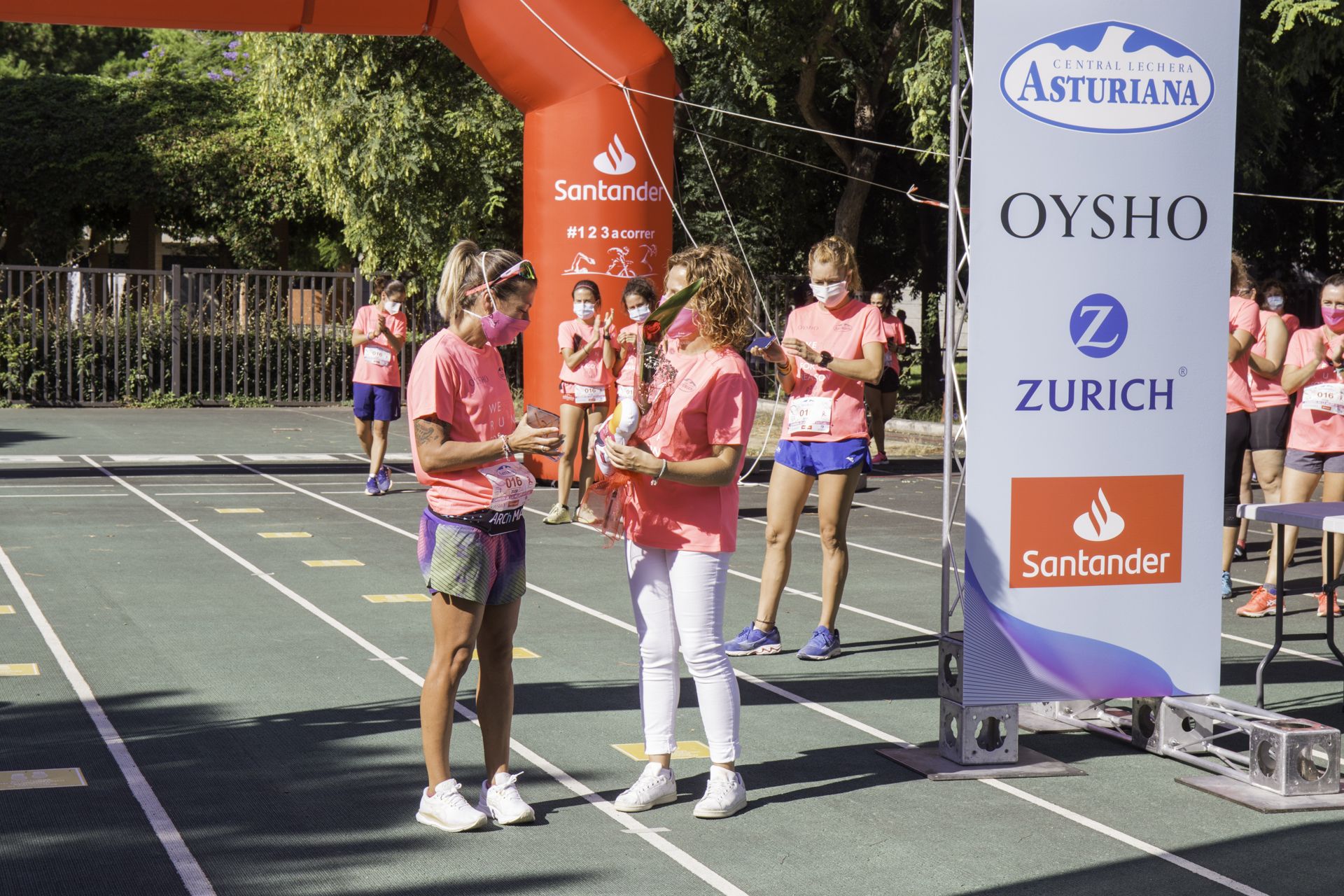 Las mejores fotos de la Carrera de la Mujer Virtual de Valencia 2020 (HOMENAJES)