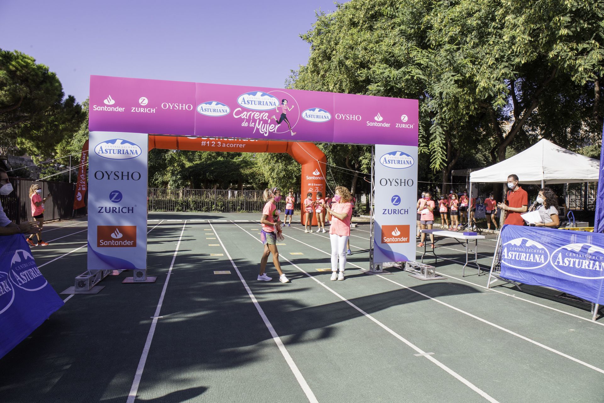 Las mejores fotos de la Carrera de la Mujer Virtual de Valencia 2020 (HOMENAJES)