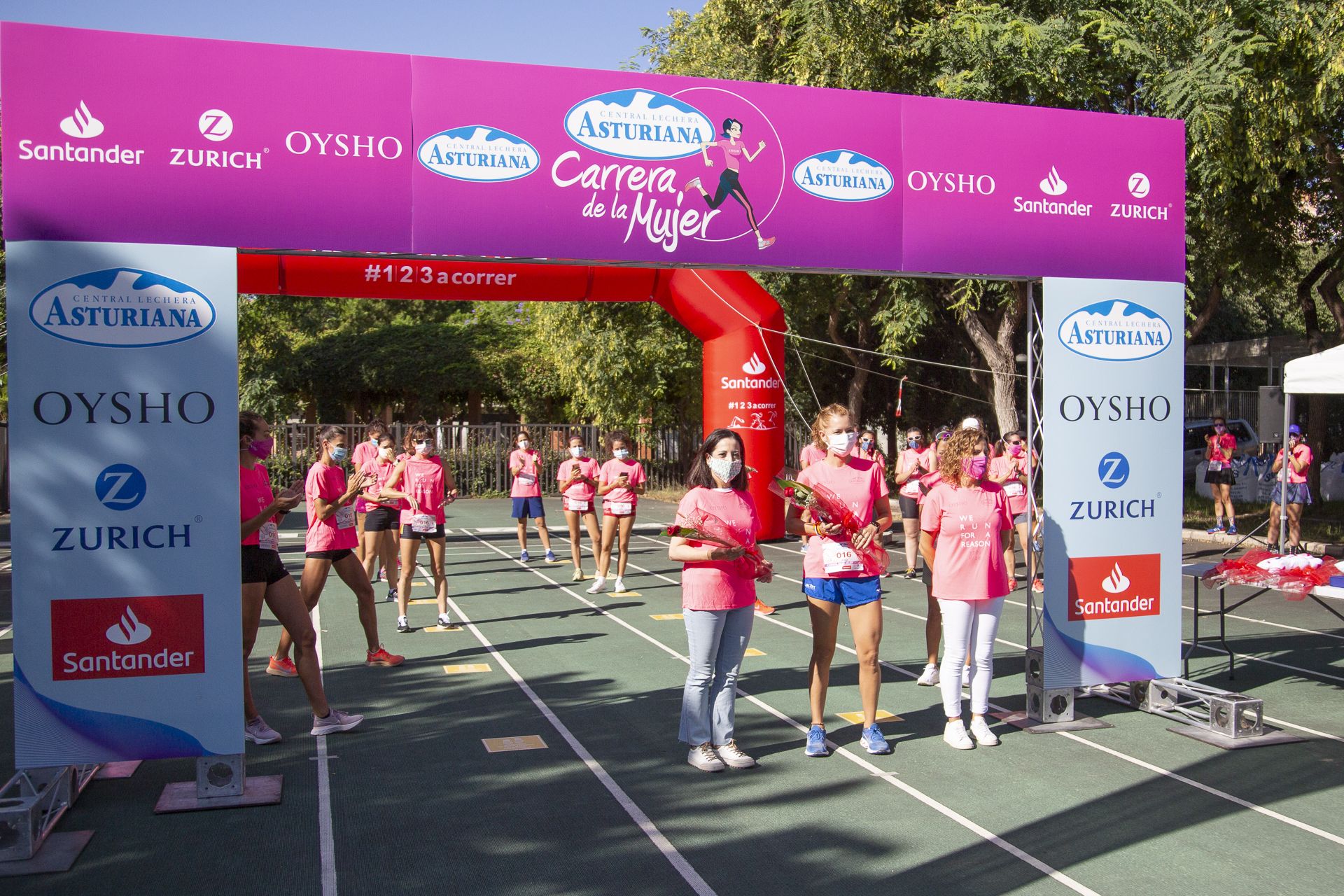 Las mejores fotos de la Carrera de la Mujer Virtual de Valencia 2020 (HOMENAJES)