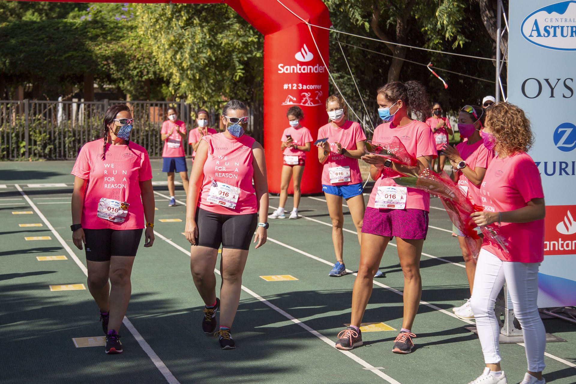 Las mejores fotos de la Carrera de la Mujer Virtual de Valencia 2020 (HOMENAJES)