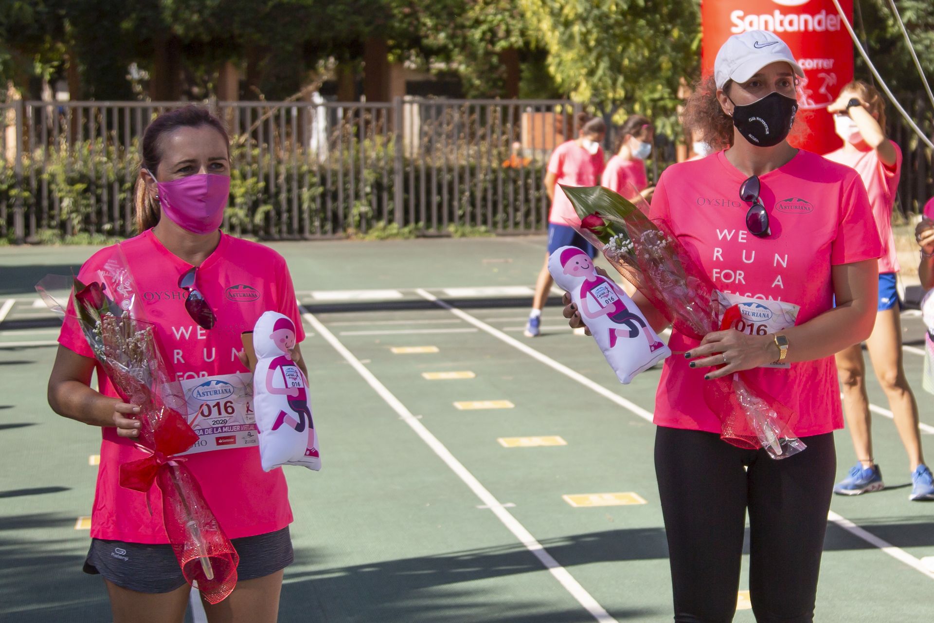 Las mejores fotos de la Carrera de la Mujer Virtual de Valencia 2020 (HOMENAJES)
