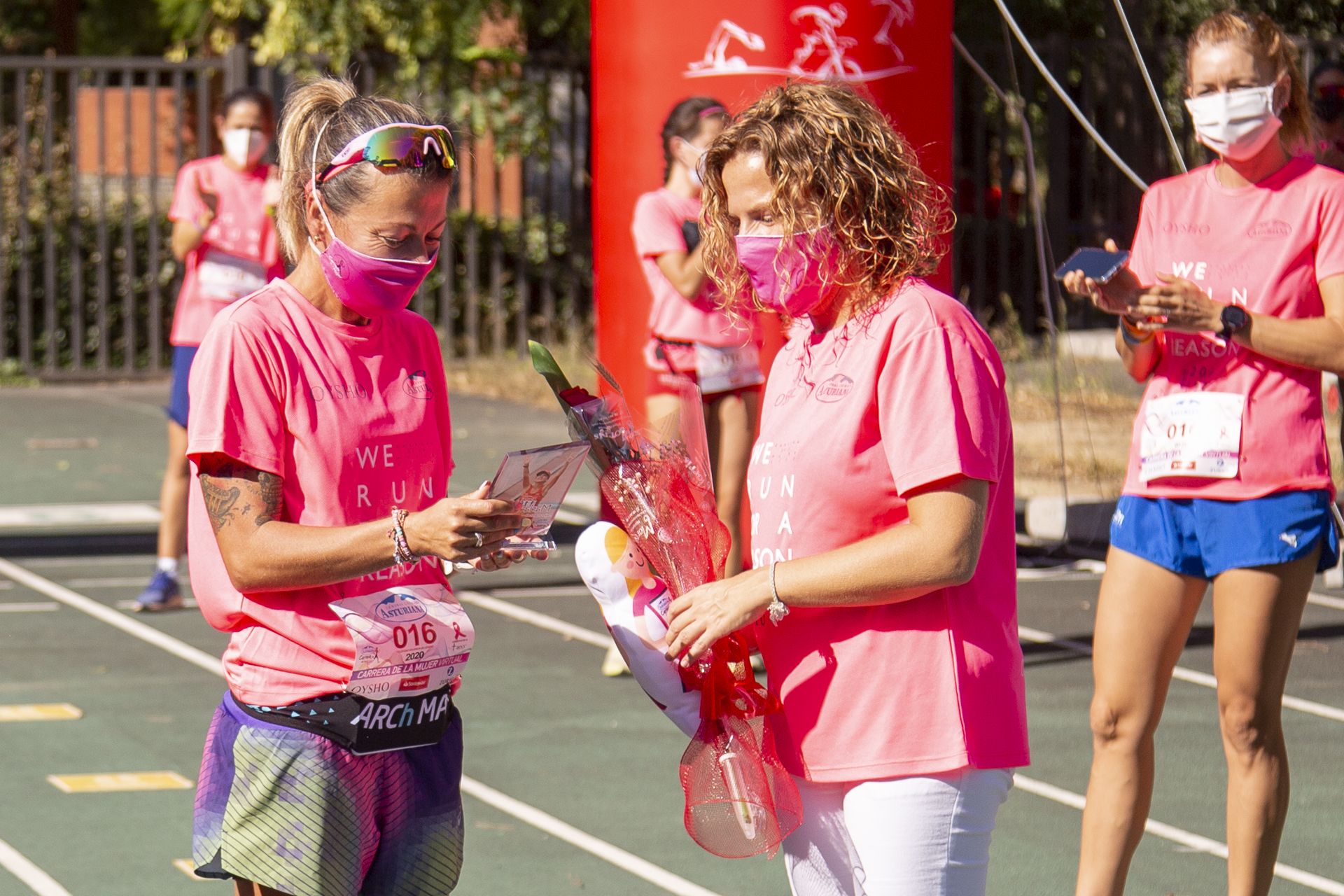 Las mejores fotos de la Carrera de la Mujer Virtual de Valencia 2020 (HOMENAJES)