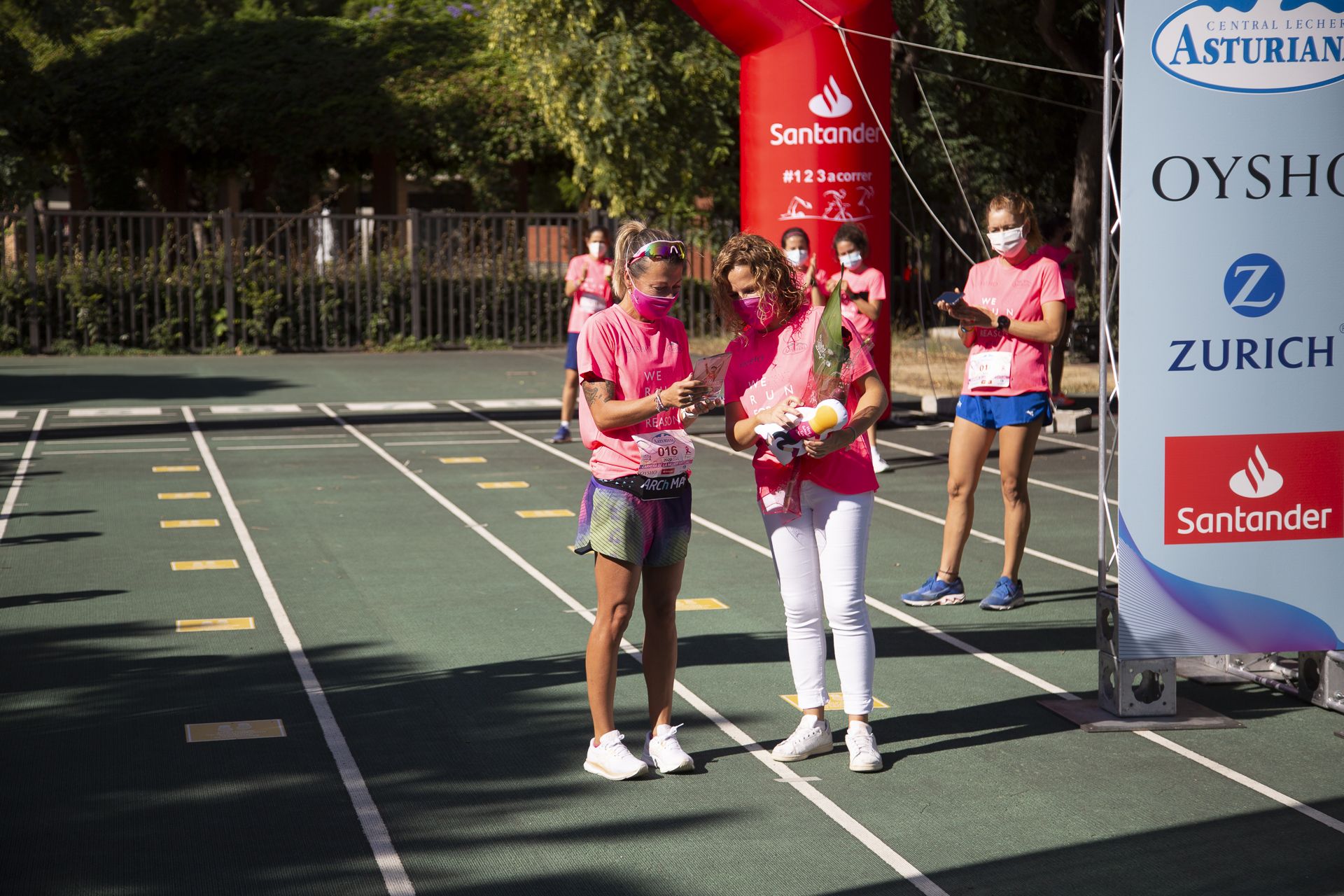 Las mejores fotos de la Carrera de la Mujer Virtual de Valencia 2020 (HOMENAJES)