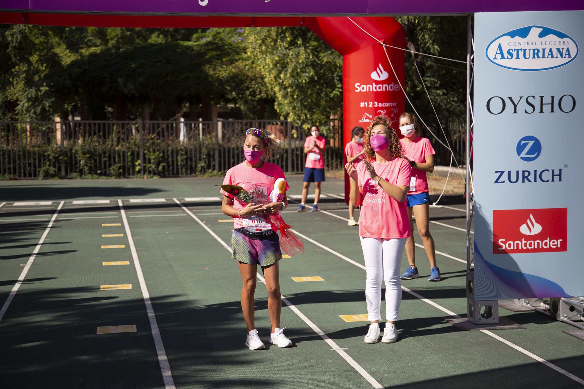Las mejores fotos de la Carrera de la Mujer Virtual de Valencia 2020 (HOMENAJES)