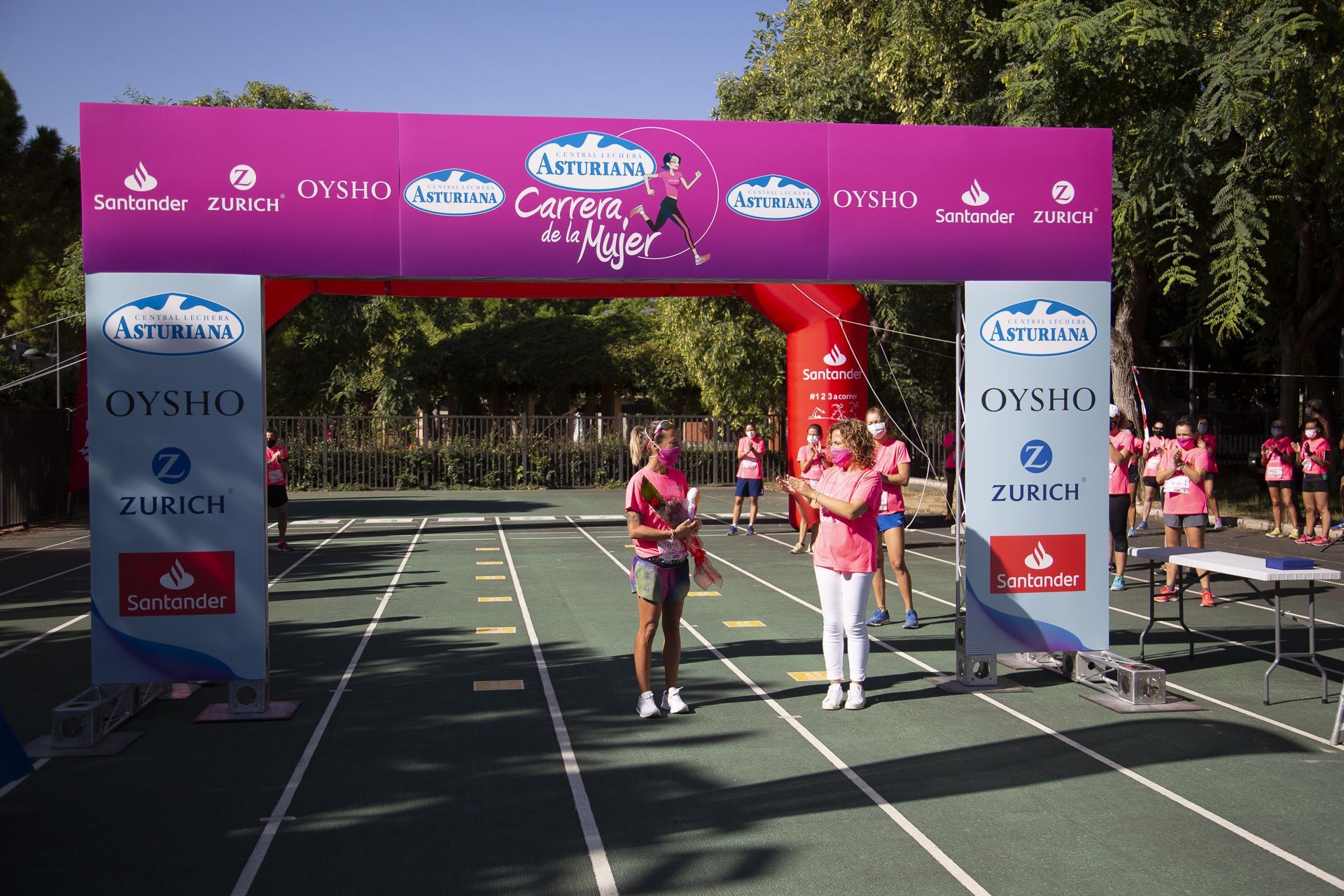 Las mejores fotos de la Carrera de la Mujer Virtual de Valencia 2020 (HOMENAJES)
