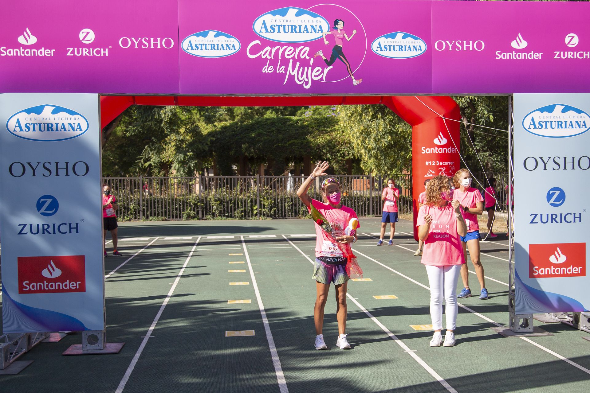 Las mejores fotos de la Carrera de la Mujer Virtual de Valencia 2020 (HOMENAJES)