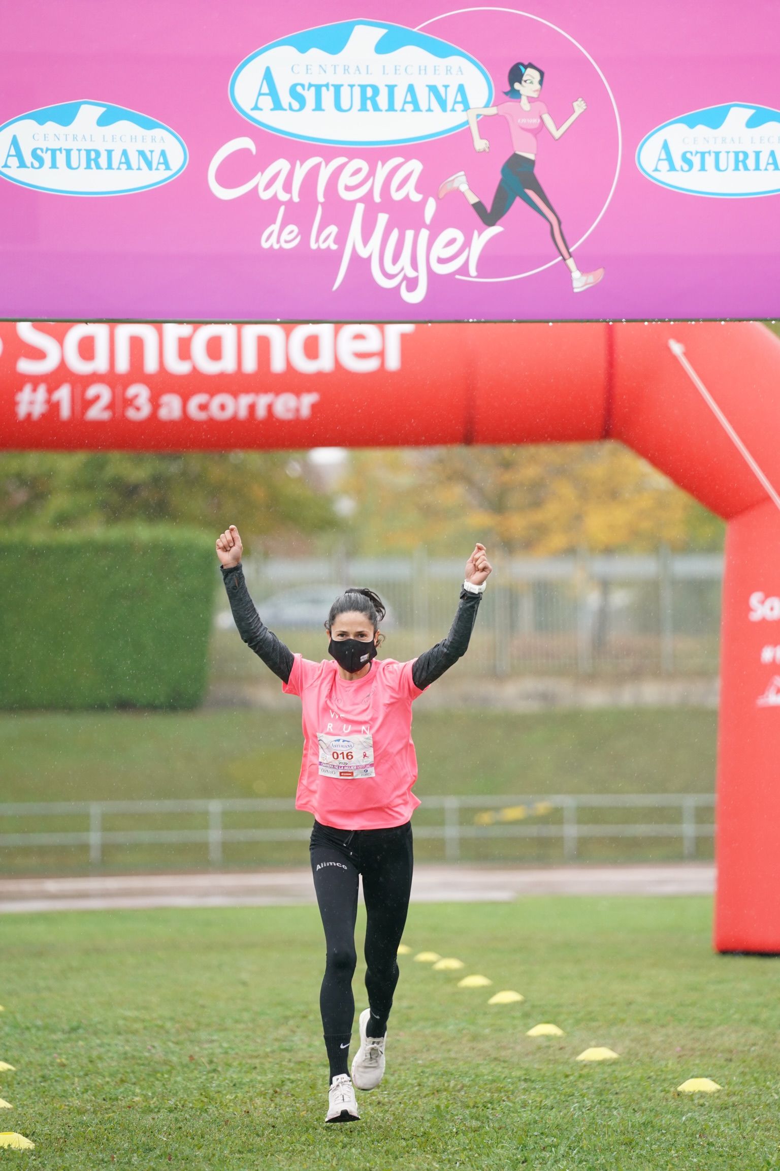 Elena Loyo en la Carrera de la Mujer Virtual de Vitoria - Gasteiz Elena Loyo en la Carrera de la Mujer Virtual de Vitoria - Gasteiz