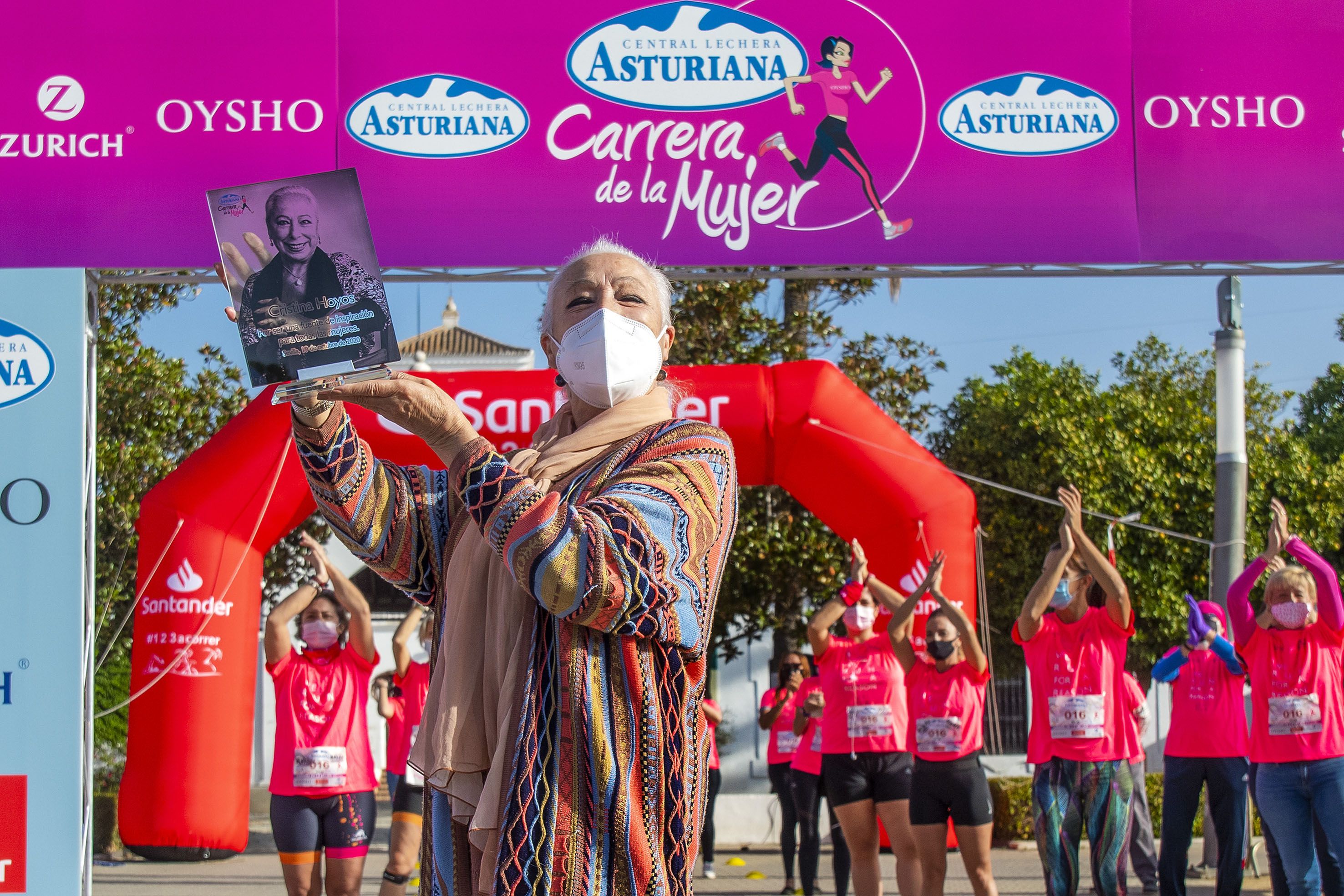 Homenaje a Cristina Hoyos en la Carrera de la Mujer Virtual de Sevilla | JJ Úbeda