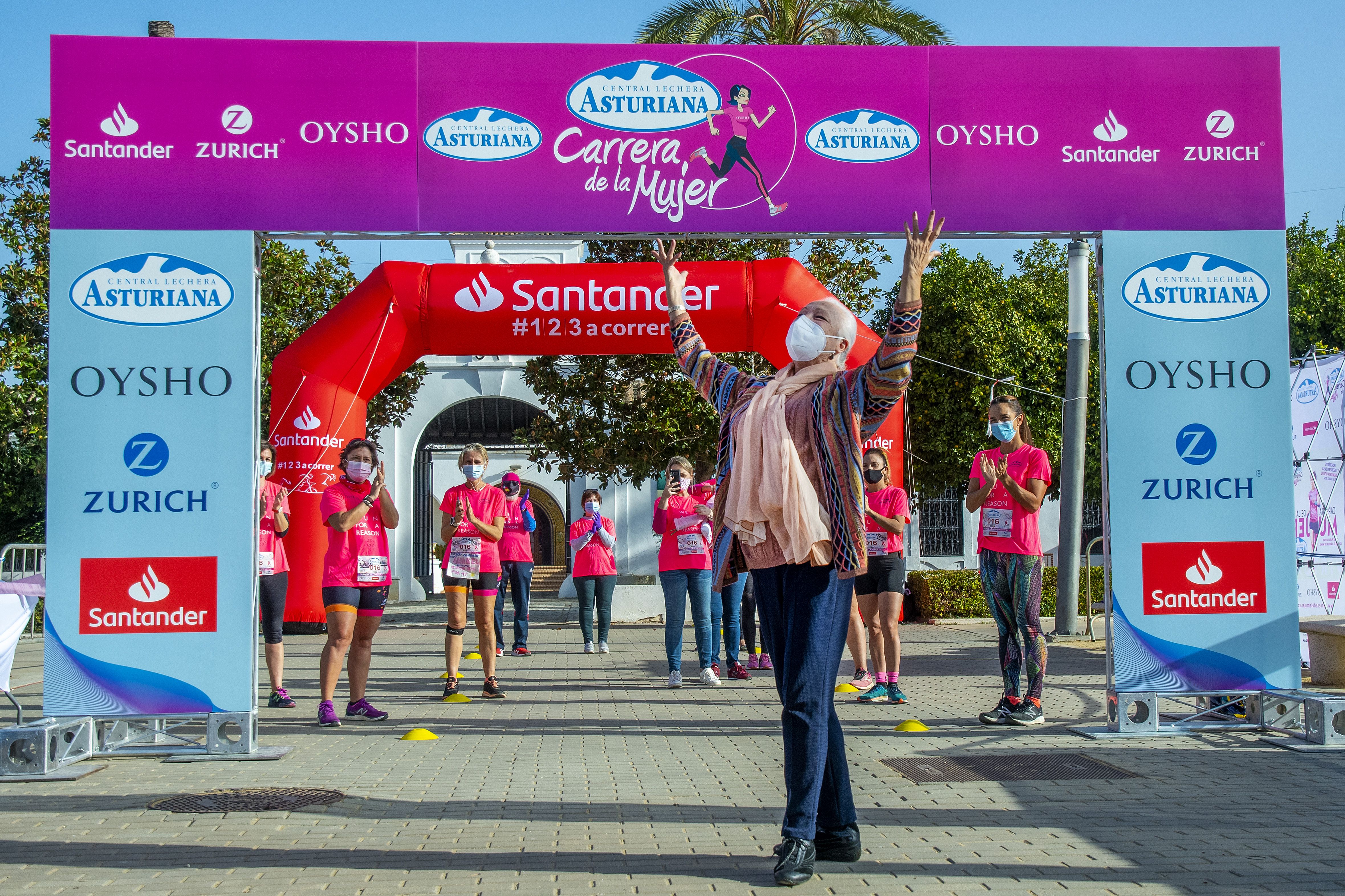 Las mejores fotos de la Carrera de la Mujer Virtual de Sevilla 2020