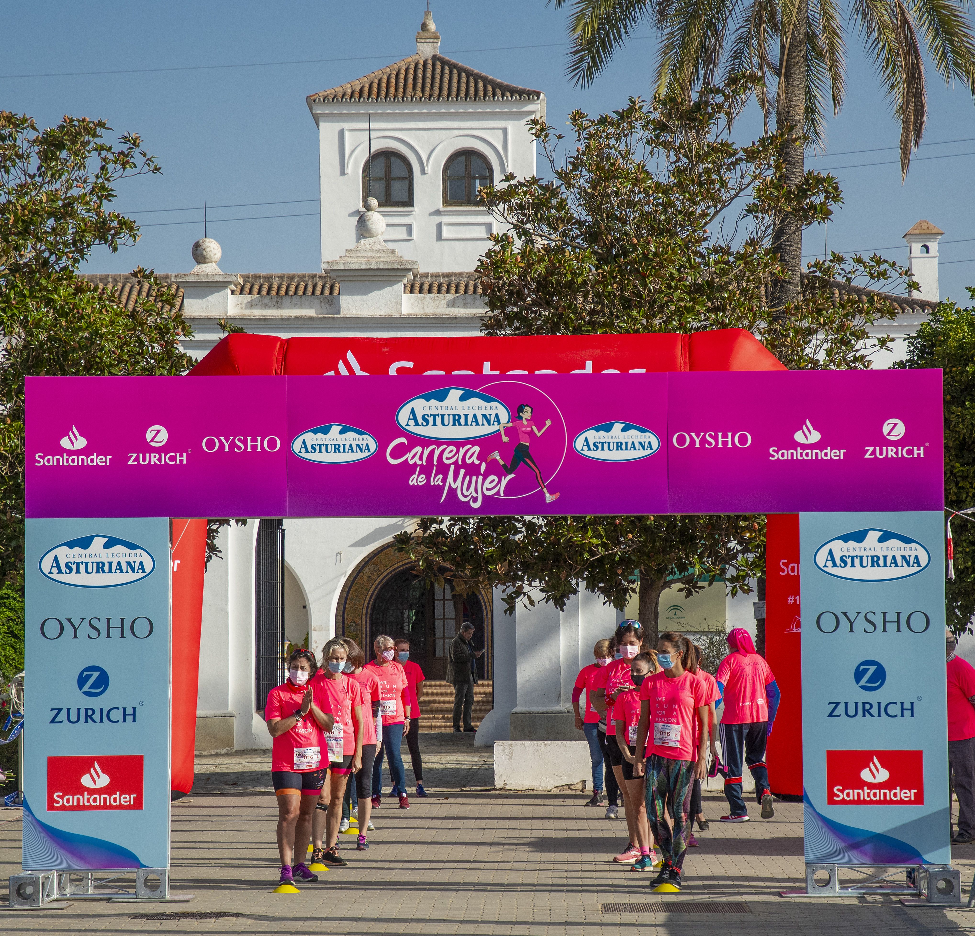 Las mejores fotos de la Carrera de la Mujer Virtual de Sevilla 2020