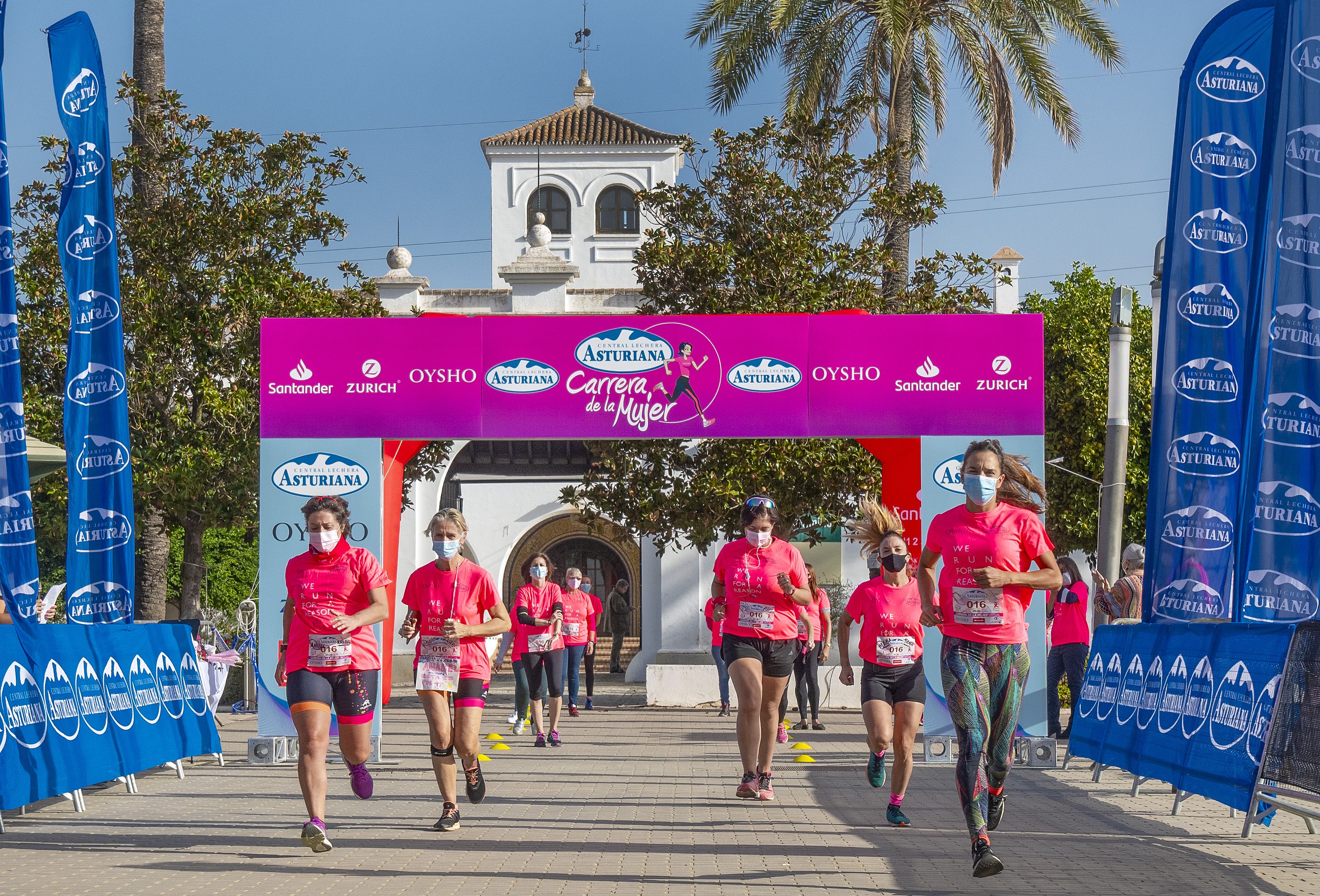 Las mejores fotos de la Carrera de la Mujer Virtual de Sevilla 2020