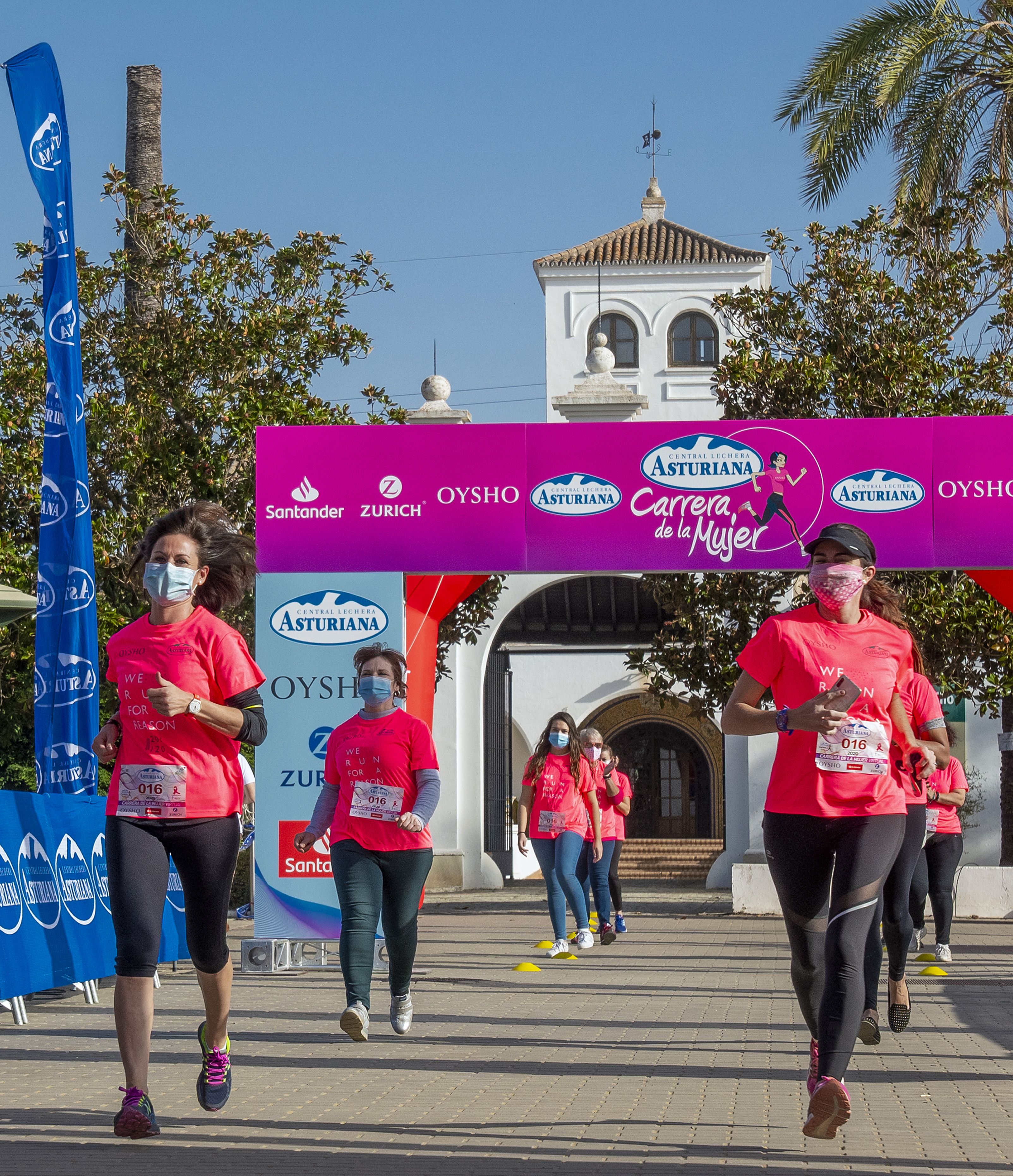 Las mejores fotos de la Carrera de la Mujer Virtual de Sevilla 2020