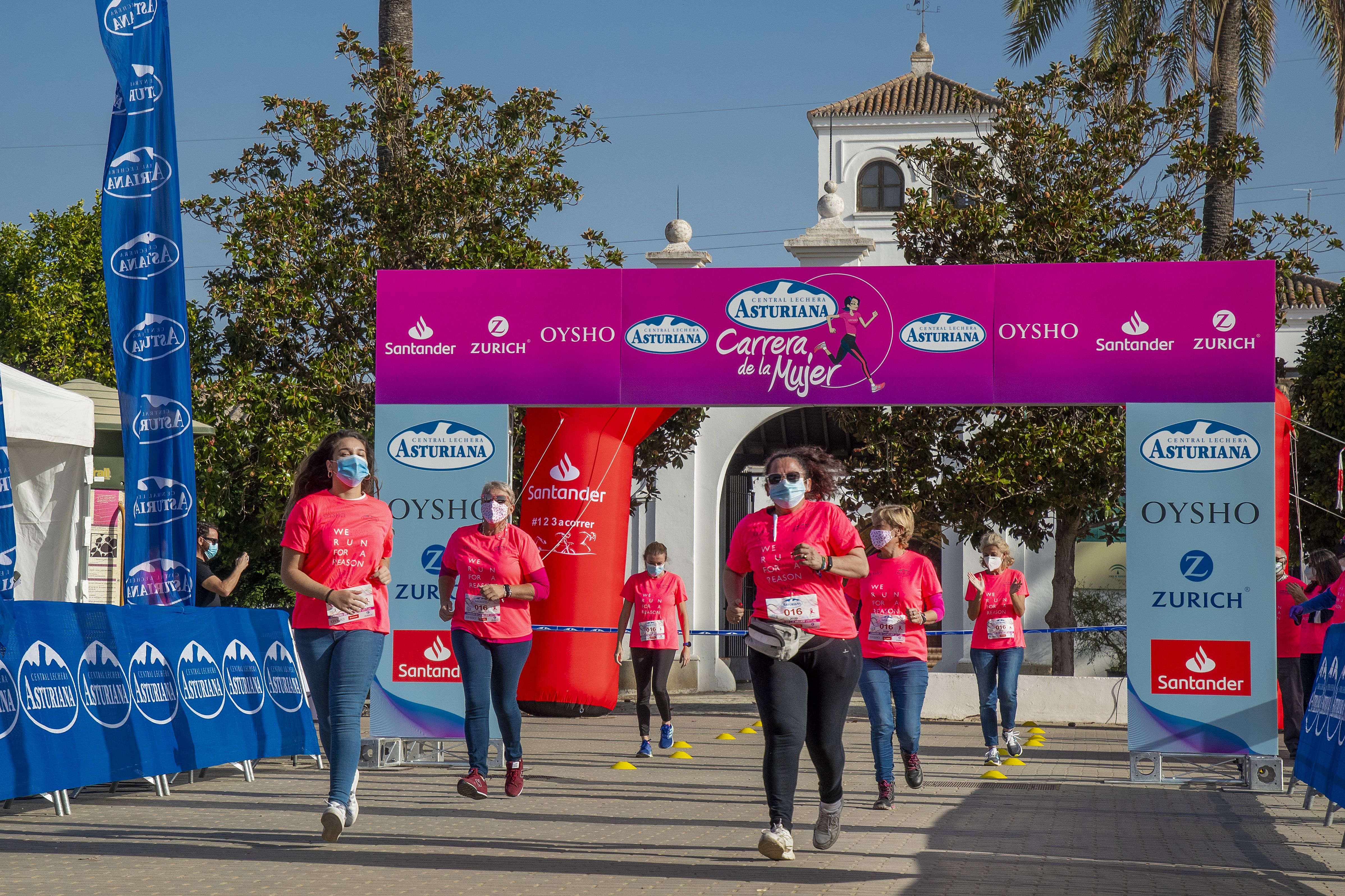 Las mejores fotos de la Carrera de la Mujer Virtual de Sevilla 2020