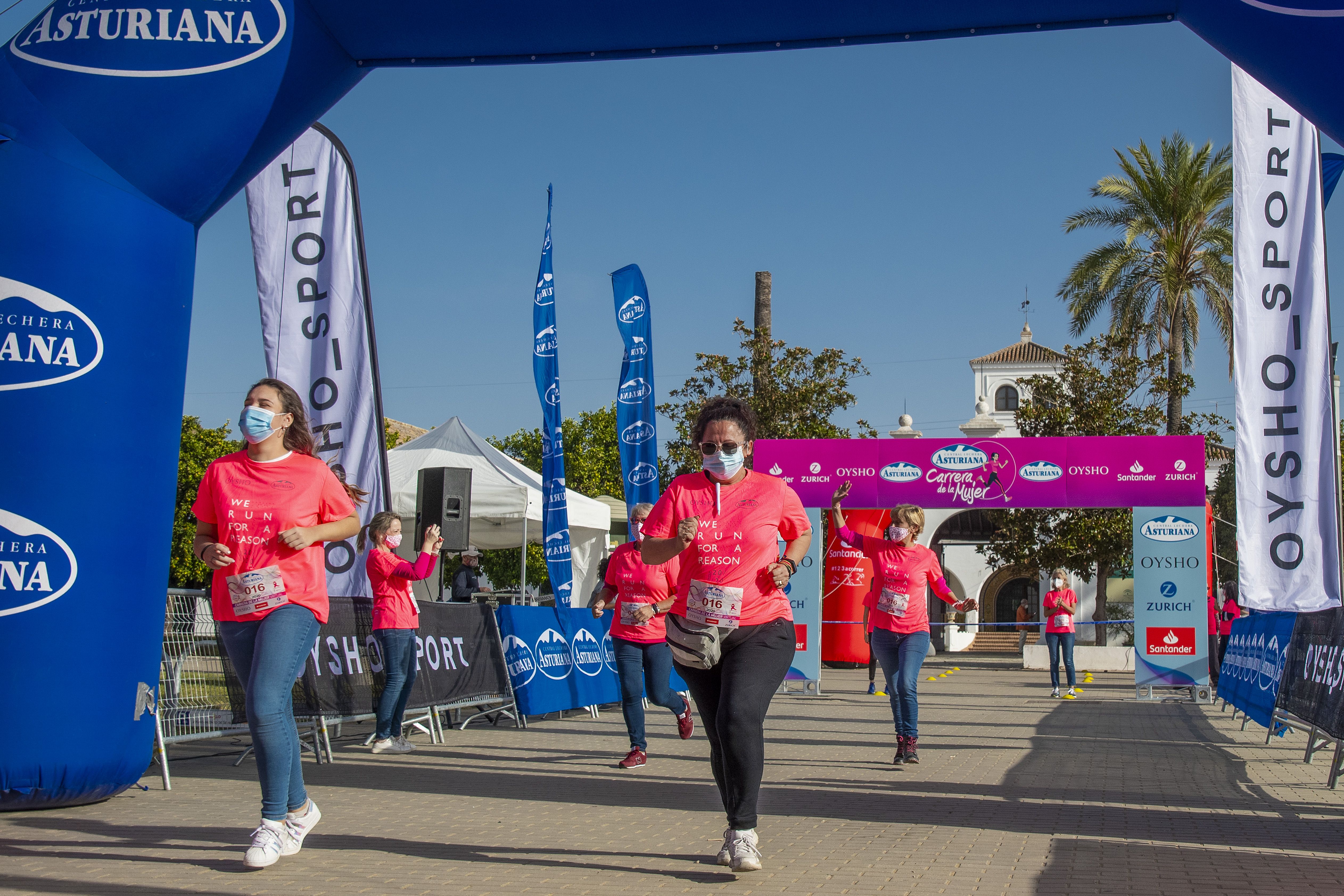 Las mejores fotos de la Carrera de la Mujer Virtual de Sevilla 2020