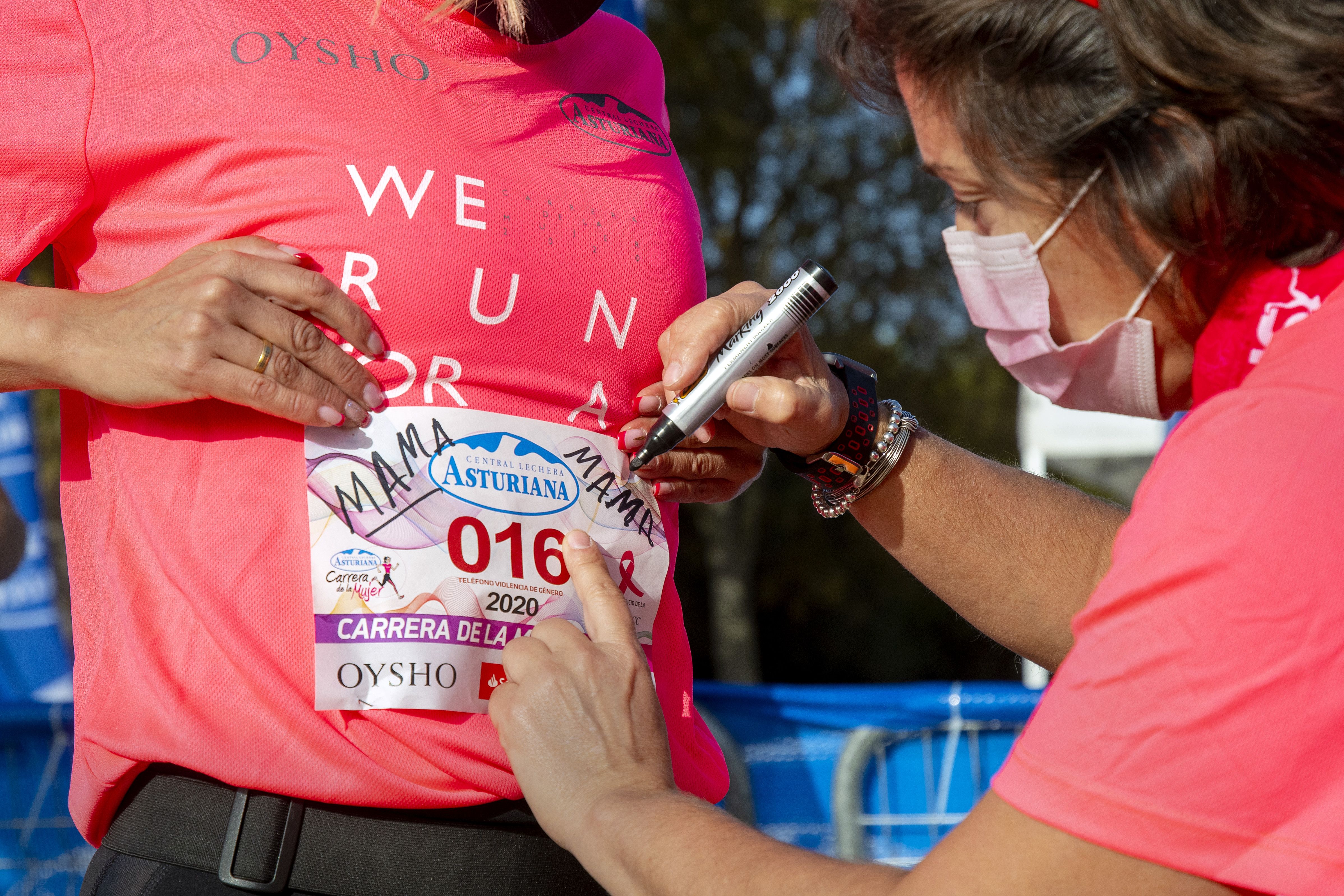 Las mejores fotos de la Carrera de la Mujer Virtual de Sevilla 2020