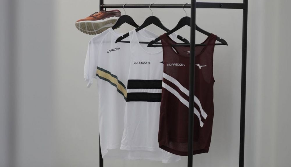 Las tres camisetas de la revista Corredor