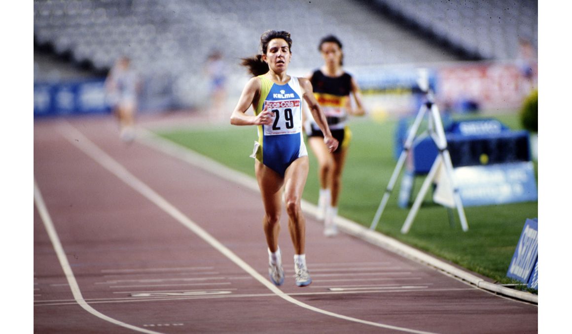 Ana Isabel Alonso ganando el Campeonato de España de 10.000 de 1991 en el Estadio Olímpico de Montjuic. RFEA. Ana Isabel Alonso ganando el Campeonato de España de 10.000 de 1991 en el Estadio Olímpico de Montjuic. RFEA.