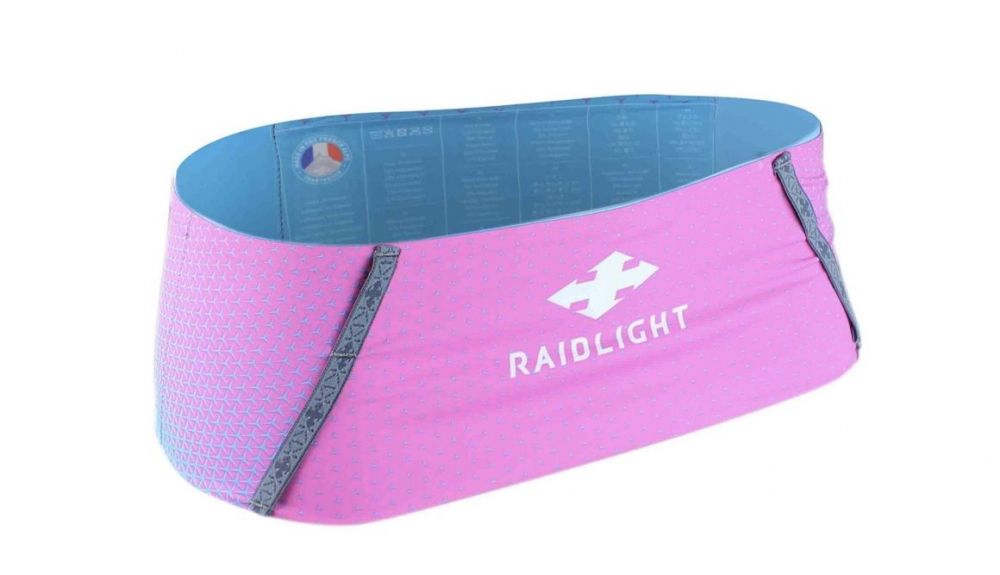 El modelo de mujer del cinturón Raidlight.