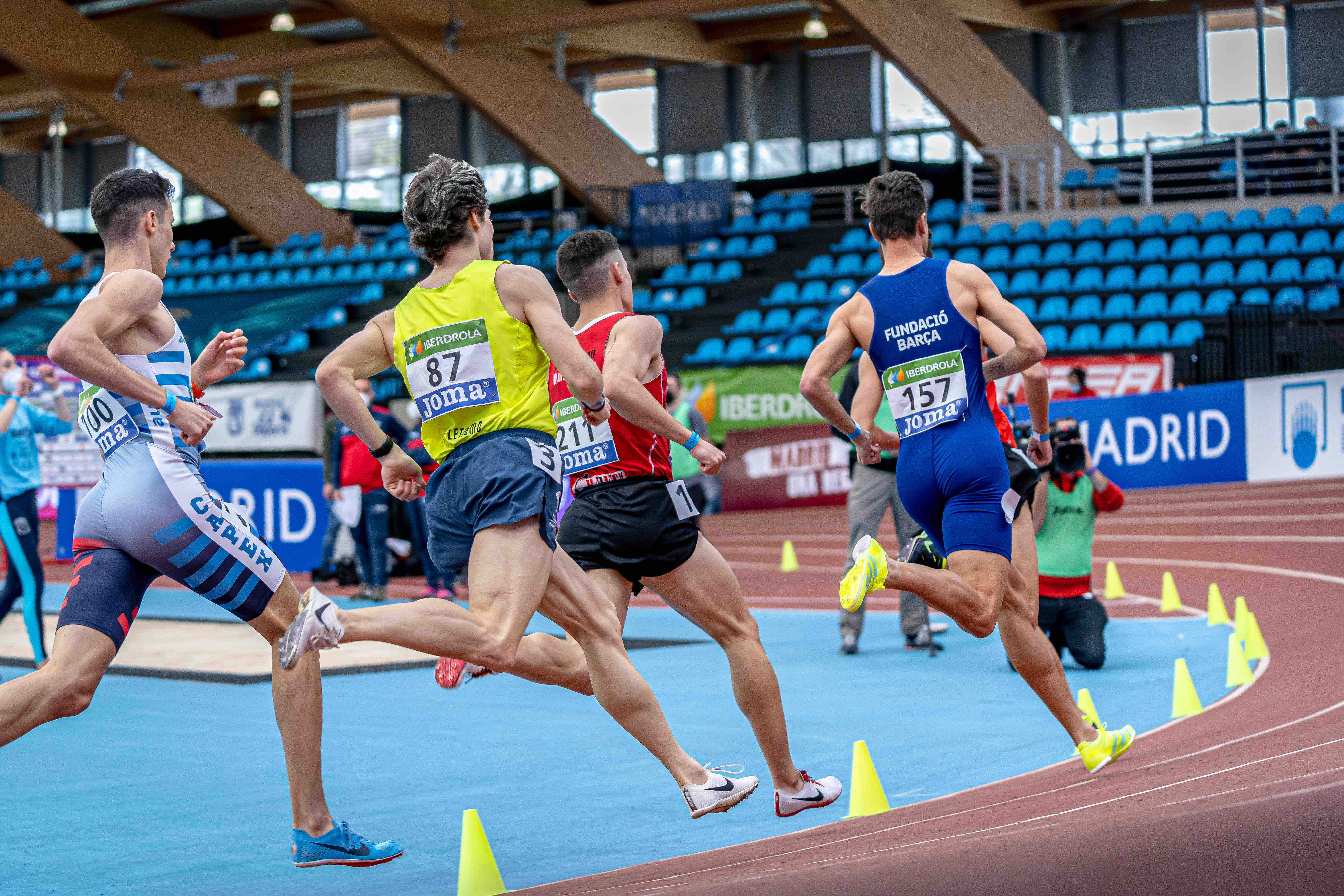 Un instante de las semifinales de 800 metros.