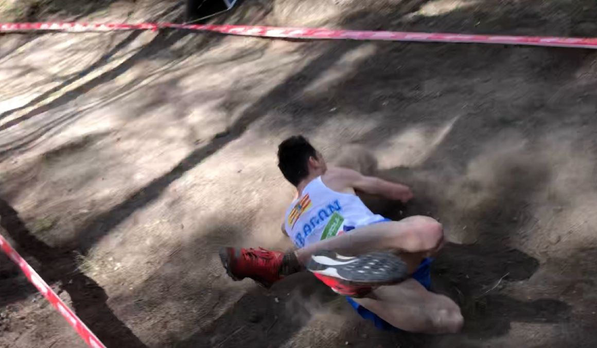 La tremenda caída en el último kilómetro que pudo costarle a Menacho el nacional de cross