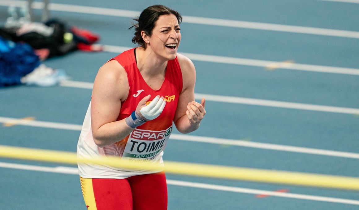Belén Toimil celebrando su actual récord de España de lanzamiento de peso. SPORTMEDIA.