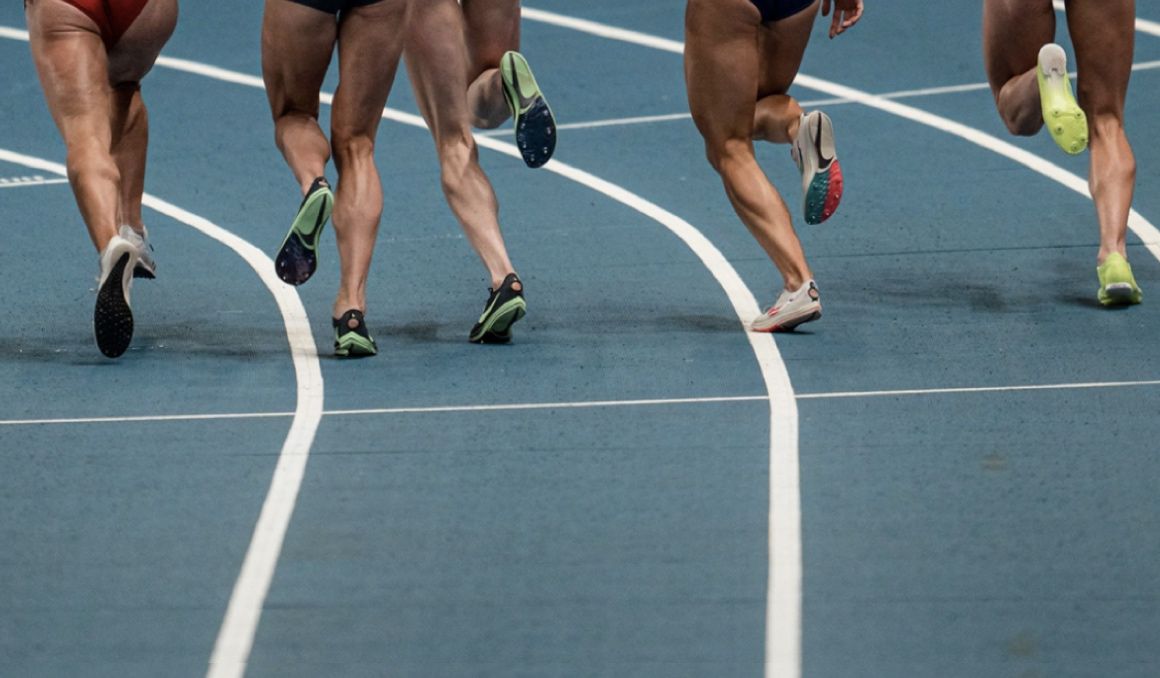 Las zapatillas de todos los finalistas en los 800, 1.500 y 3.000 de Toruń. Foto: Sportmedia.