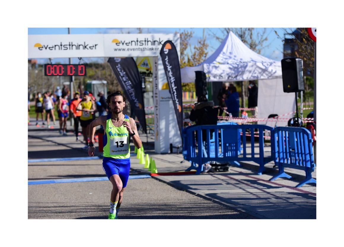 Alejandro Galisteo ganando los 10K de Sanchinarro 2021 | Foto: Eventsthinker
