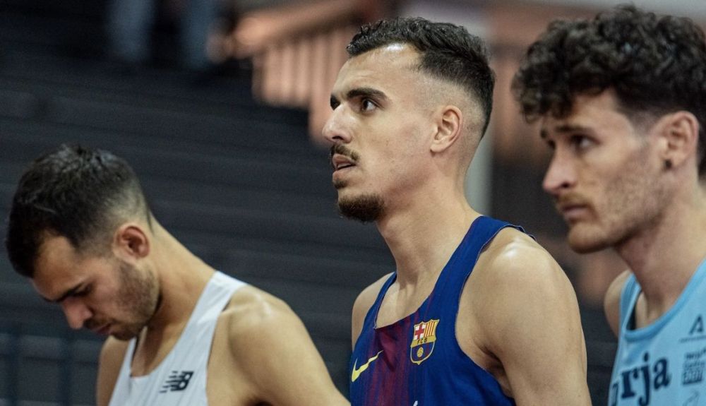 Nassim Hassous antes de la final de los 3.000 metros en el Campeonato de España en pista cubierta 2021. Foto Sportmedia Nassim Hassous antes de la final de los 3.000 metros en el Campeonato de España en pista cubierta 2021. Foto Sportmedia