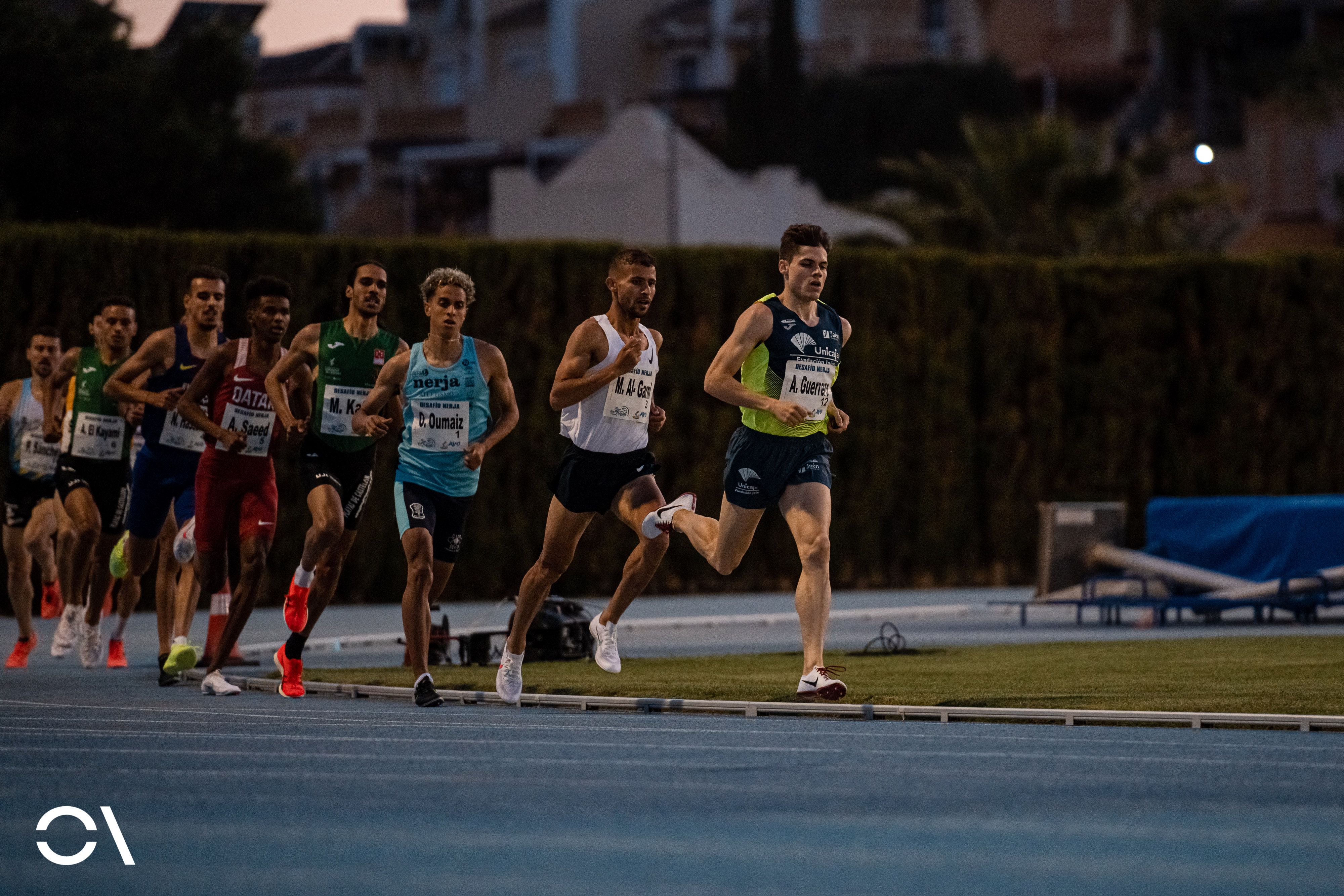 Primeros compases de los 1.500 metros en los que Alberto Guerrero realizó una fantástica labor de liebre. Foto: Sportmedia.