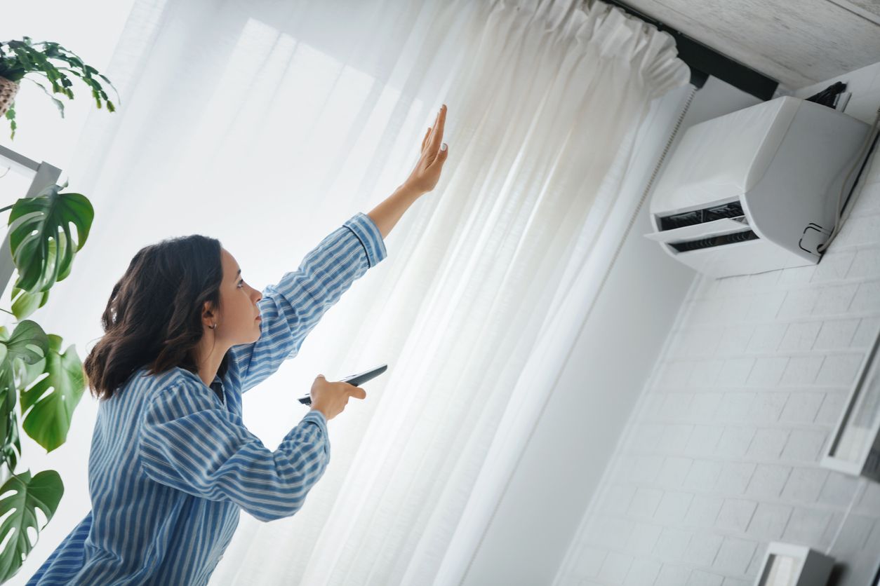 Las mujeres perciben más bajas que los hombres las temperaturas frías