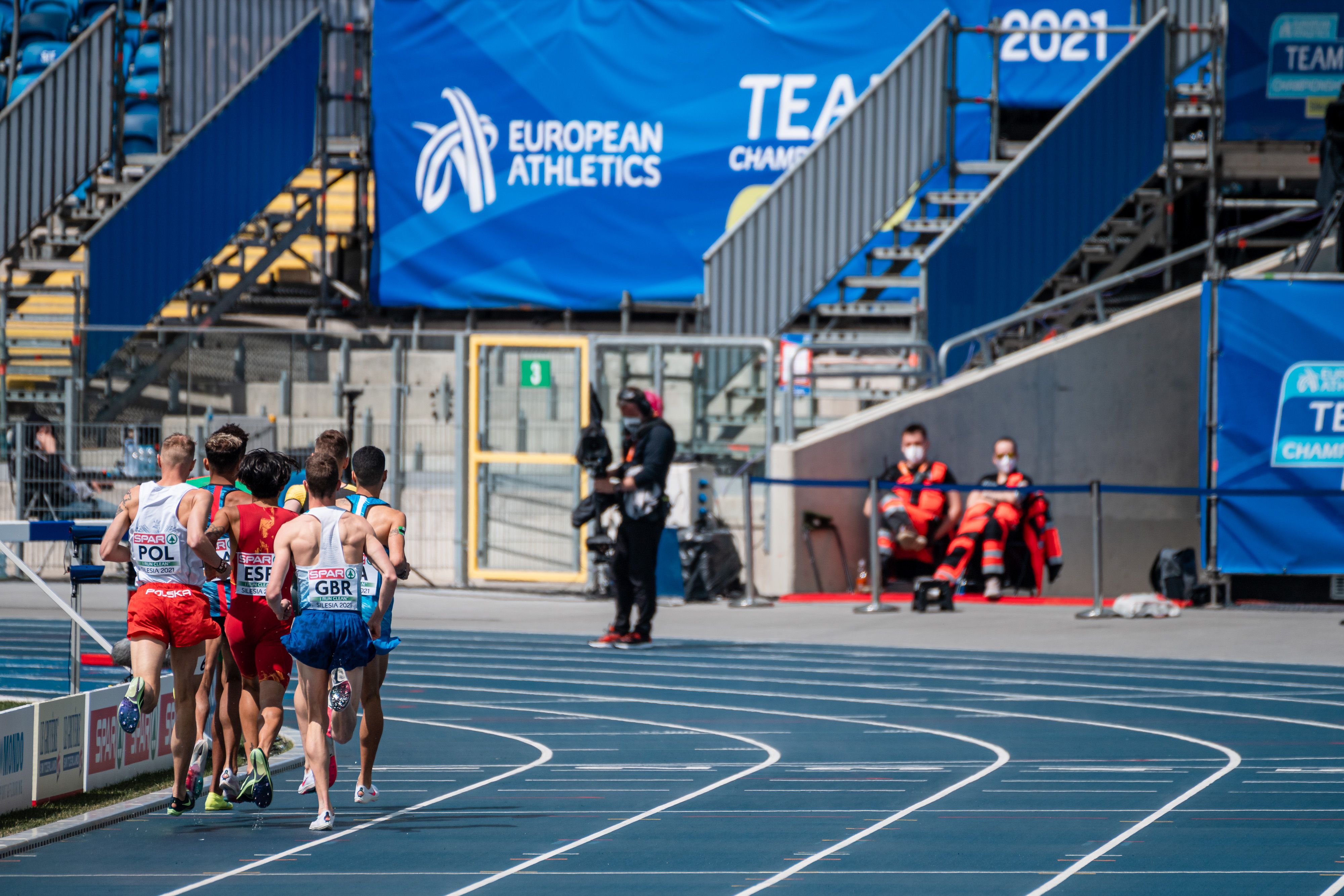 Una imagen de los 3.000 metros obstáculos en categoría masculina. Foto: Sportmedia.