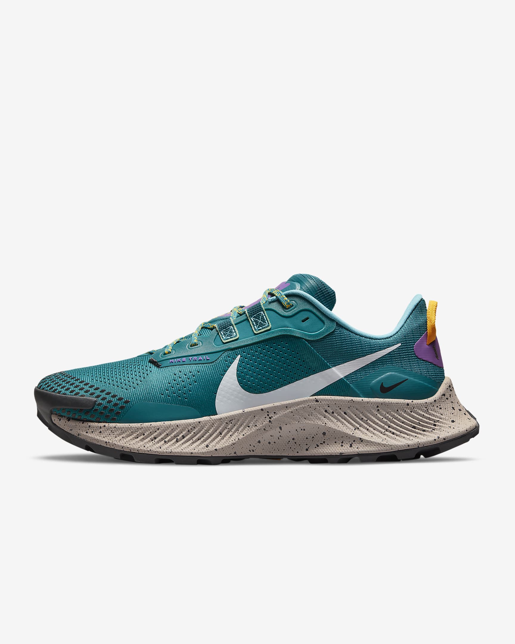La estética de la Pegasus Trail 3 es más limpia, pero está más reforzada. 