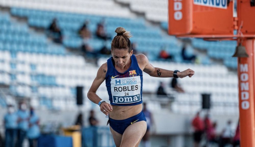 Carolina Robles peleando hasta los últimos metros en el Meeting Iberoamericano de Huelva. Foto Sportmedia