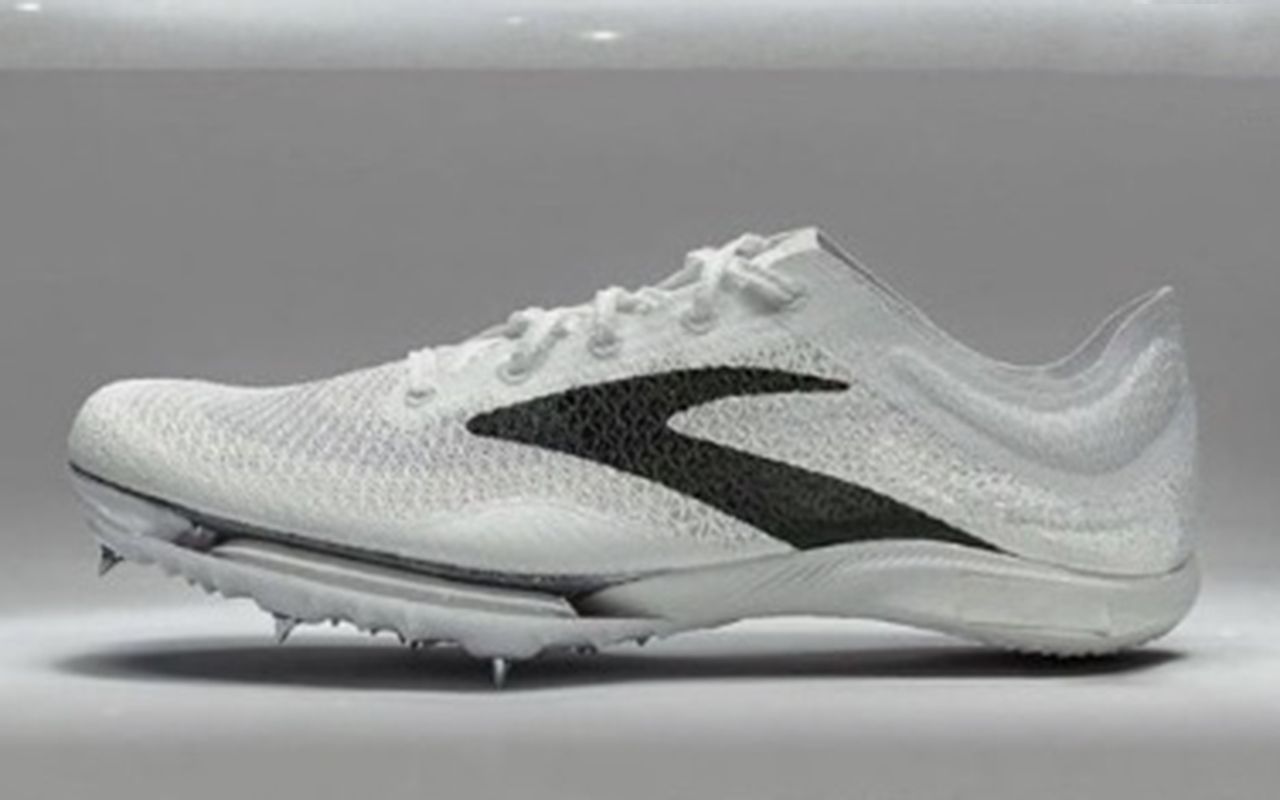 Ejemplo de una zapatilla pintada como Brooks