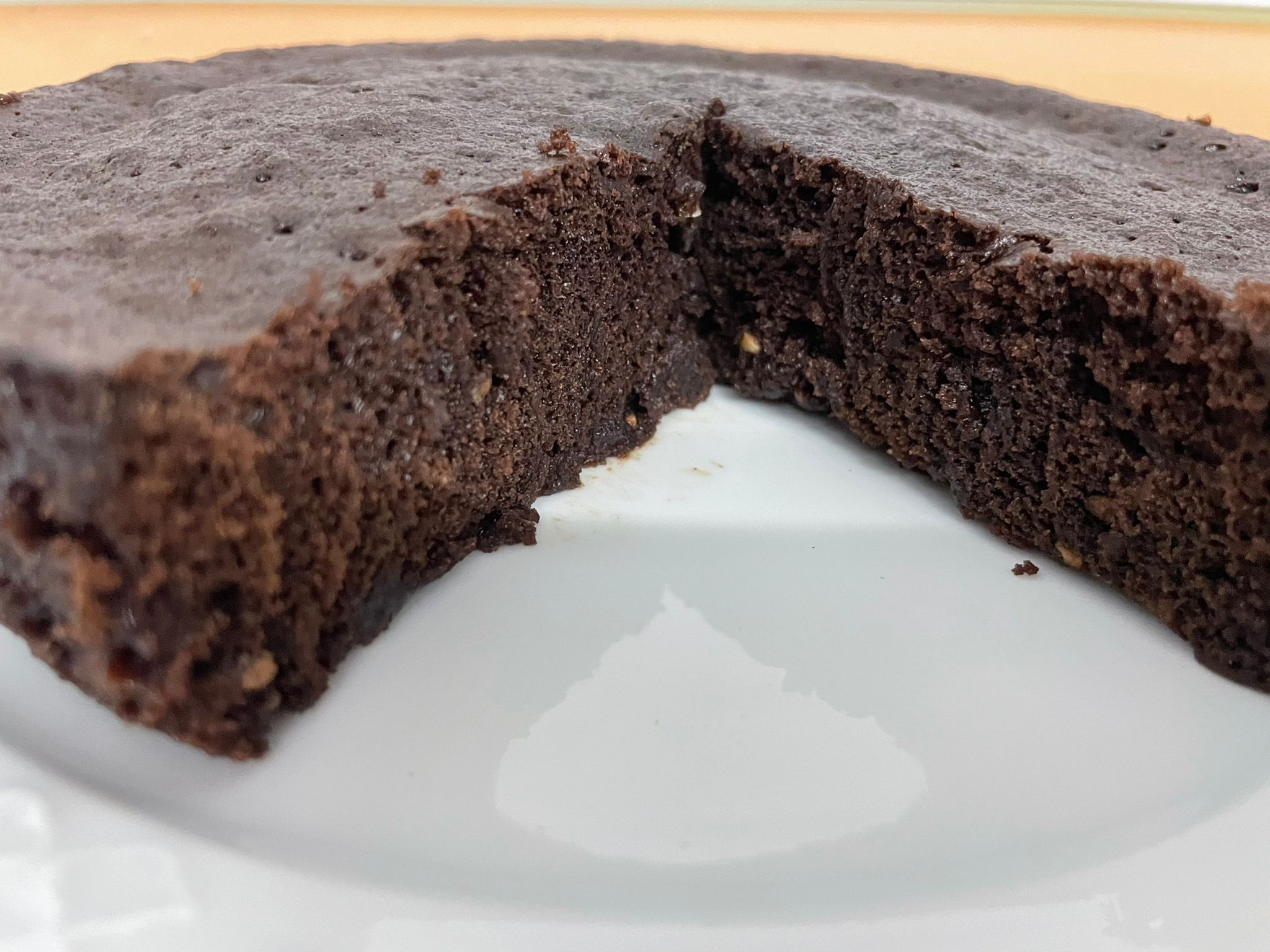 El pastel energético OVERSTIM.S de chocolate y nueces Gatosport está tan bueno como parece.